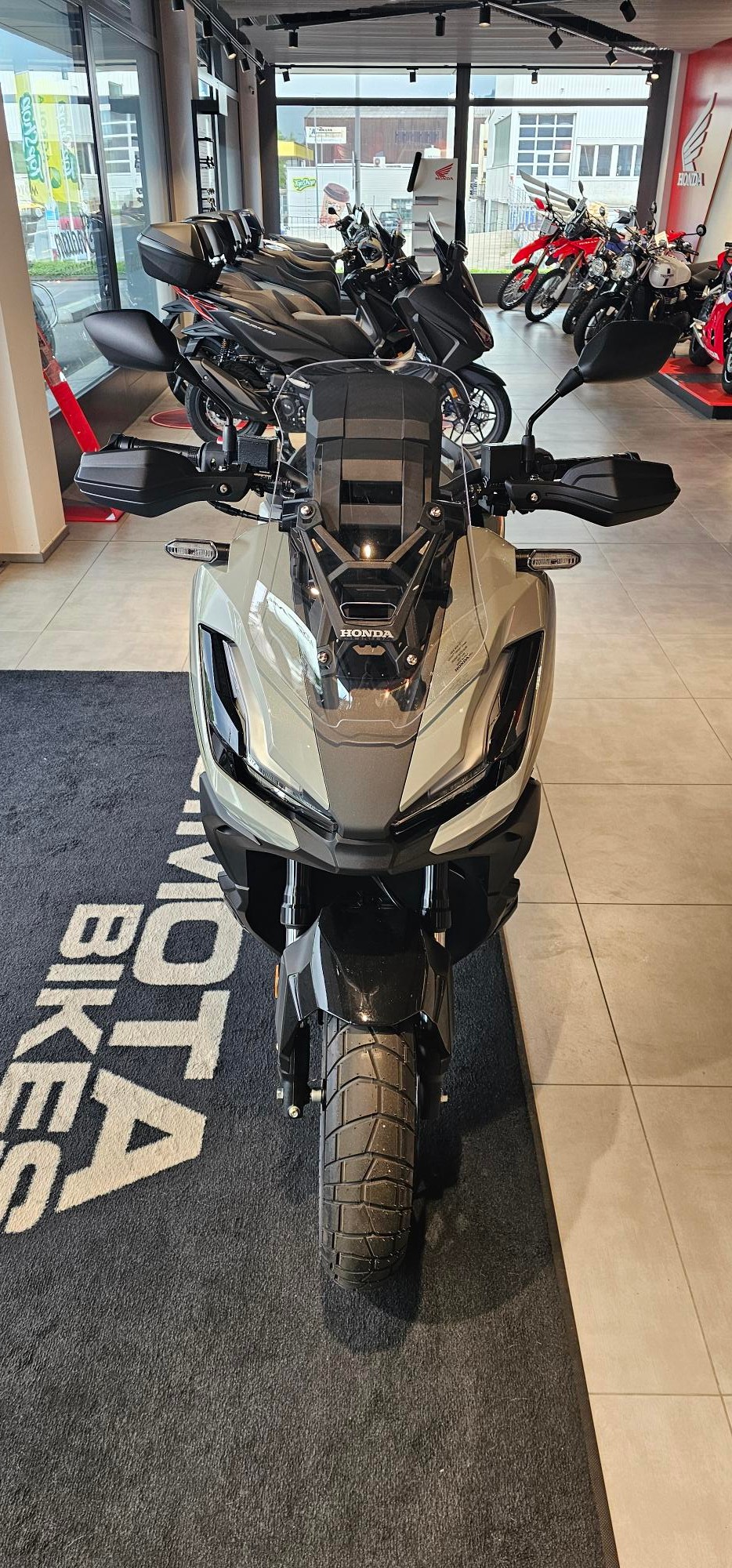 HONDA ADV 350-image-7