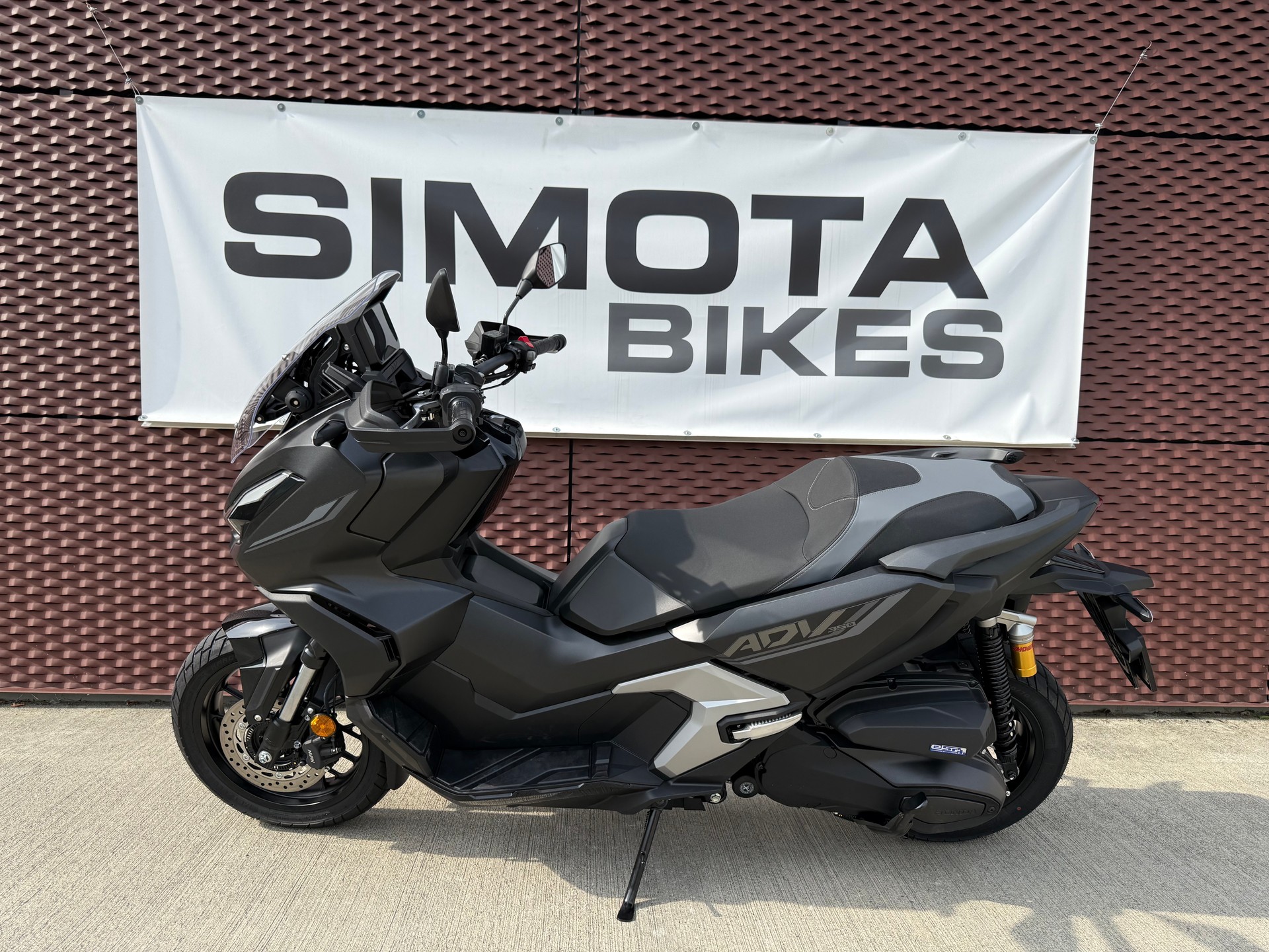 HONDA ADV 350-showroom-element-1