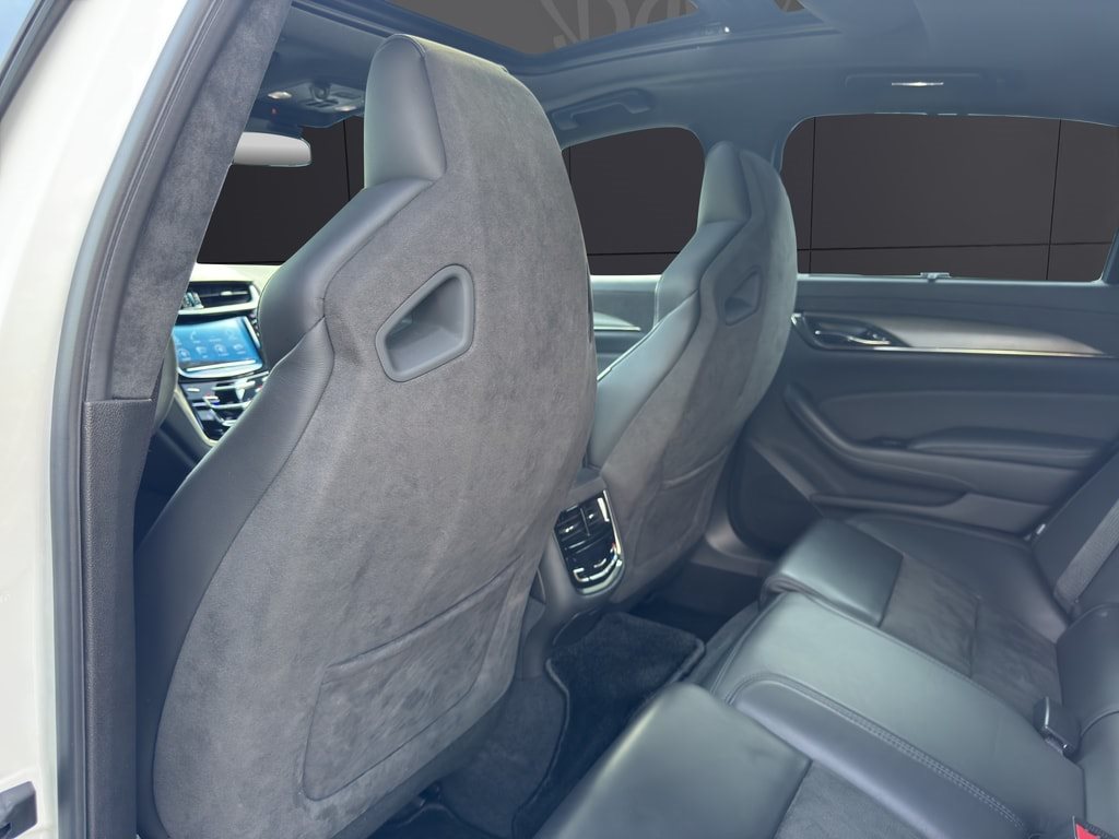 CADILLAC CTS -V Sedan 6.2 Supercharged Automatic * Carbon Paket * Ohne OPF *-image-29