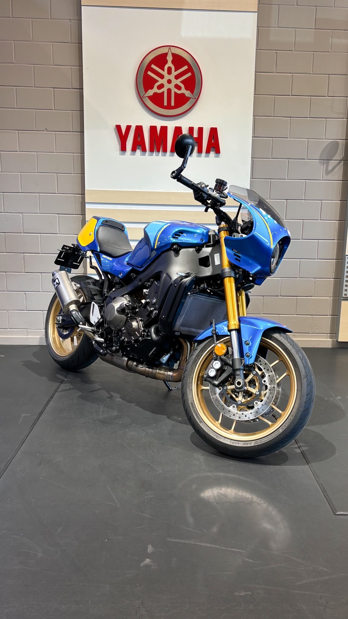 YAMAHA XSR 900
