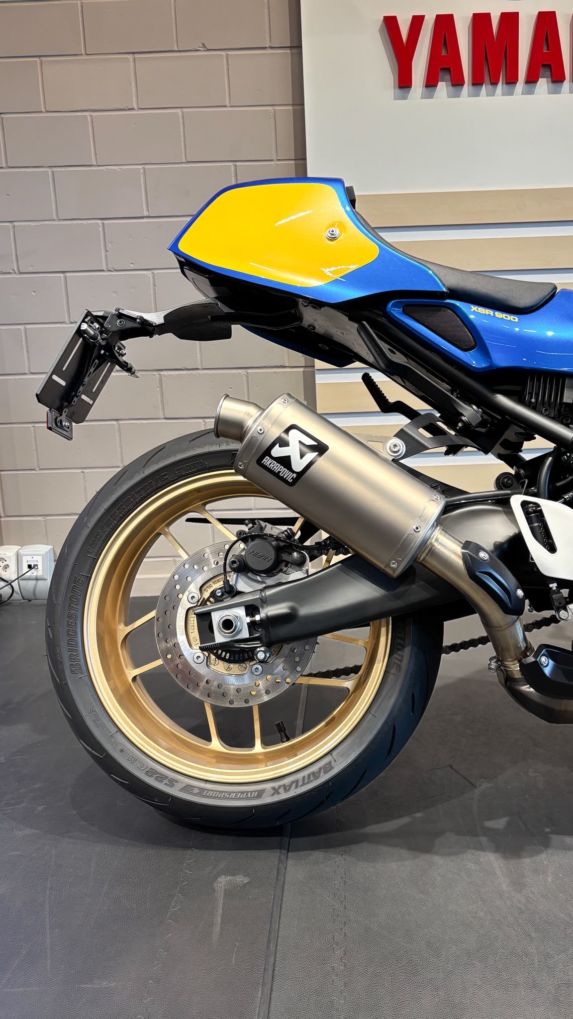 YAMAHA XSR 900-image-3