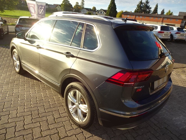 VW Tiguan 2.0 TDI SCR Highline 4Motion DSG-image-2