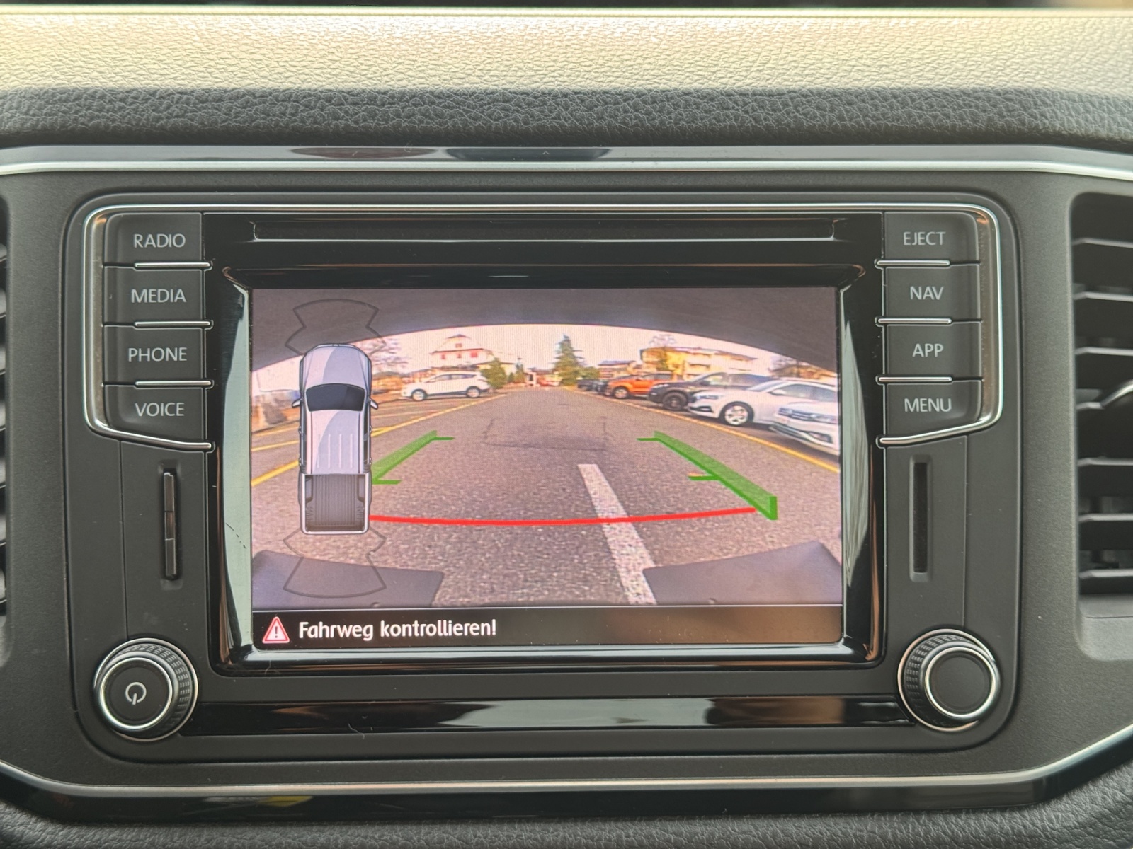 VW Amarok 3.0TDI Crossline 4Motion Automatic-image-24