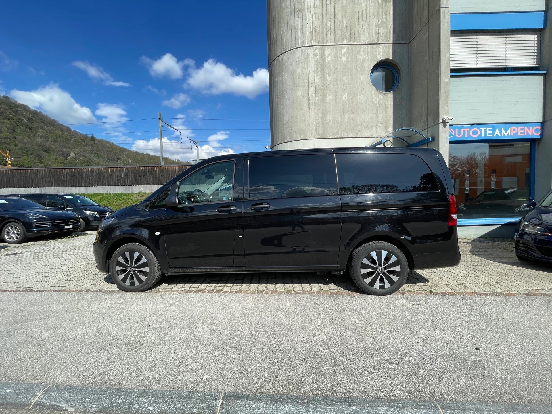 MERCEDES-BENZ Vito 116 CDI Lang Select Tourer 4Matic 9G-Tronic-image-3