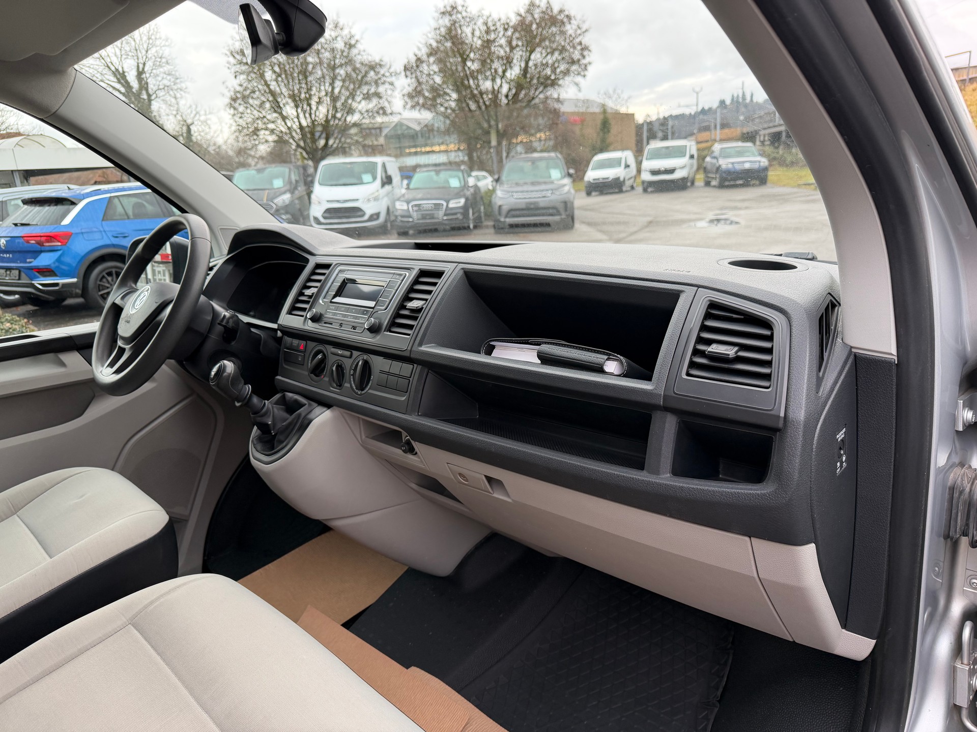 VW T6 2.0 TDI Entry-image-9