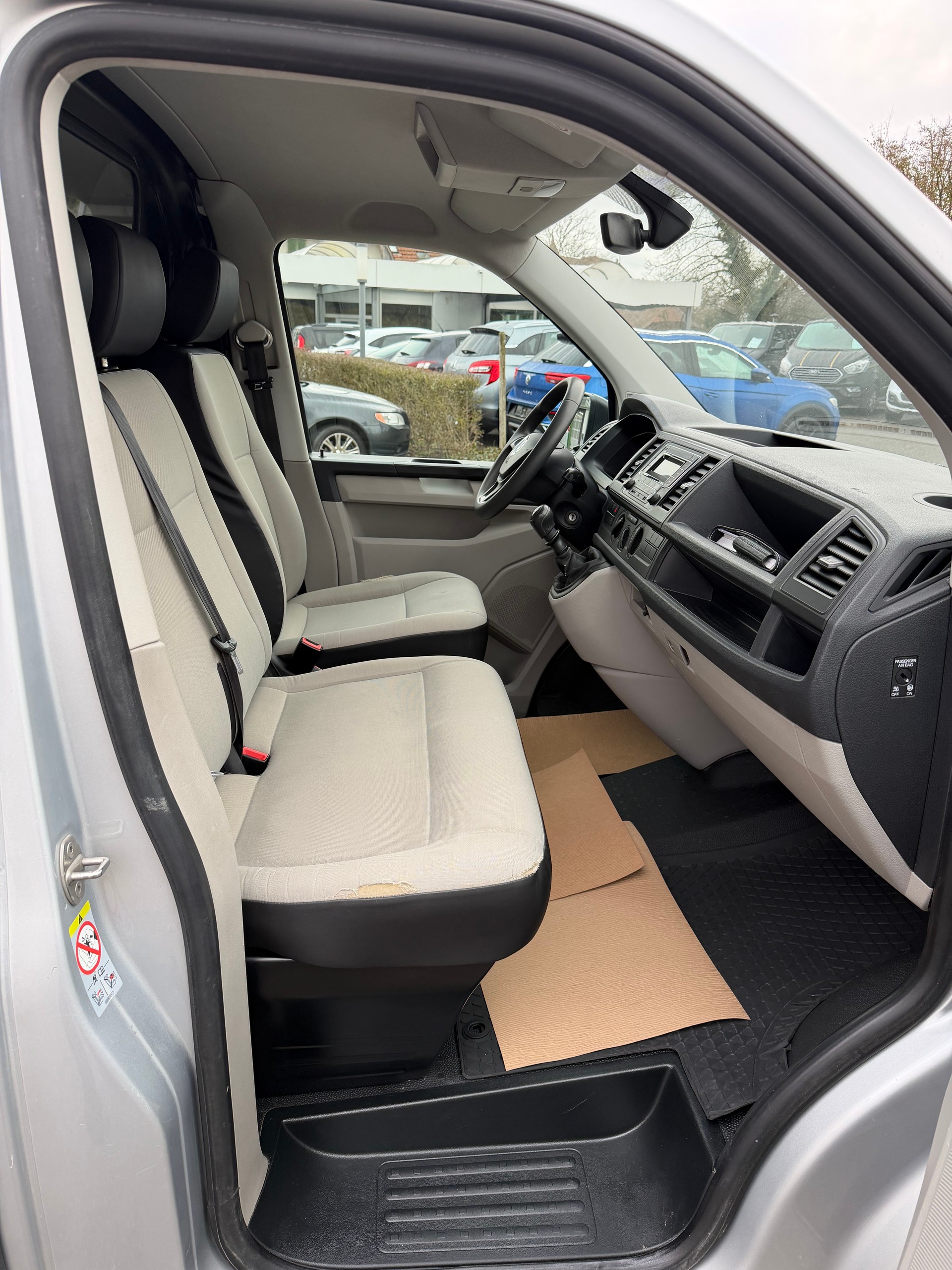 VW T6 2.0 TDI Entry-image-8