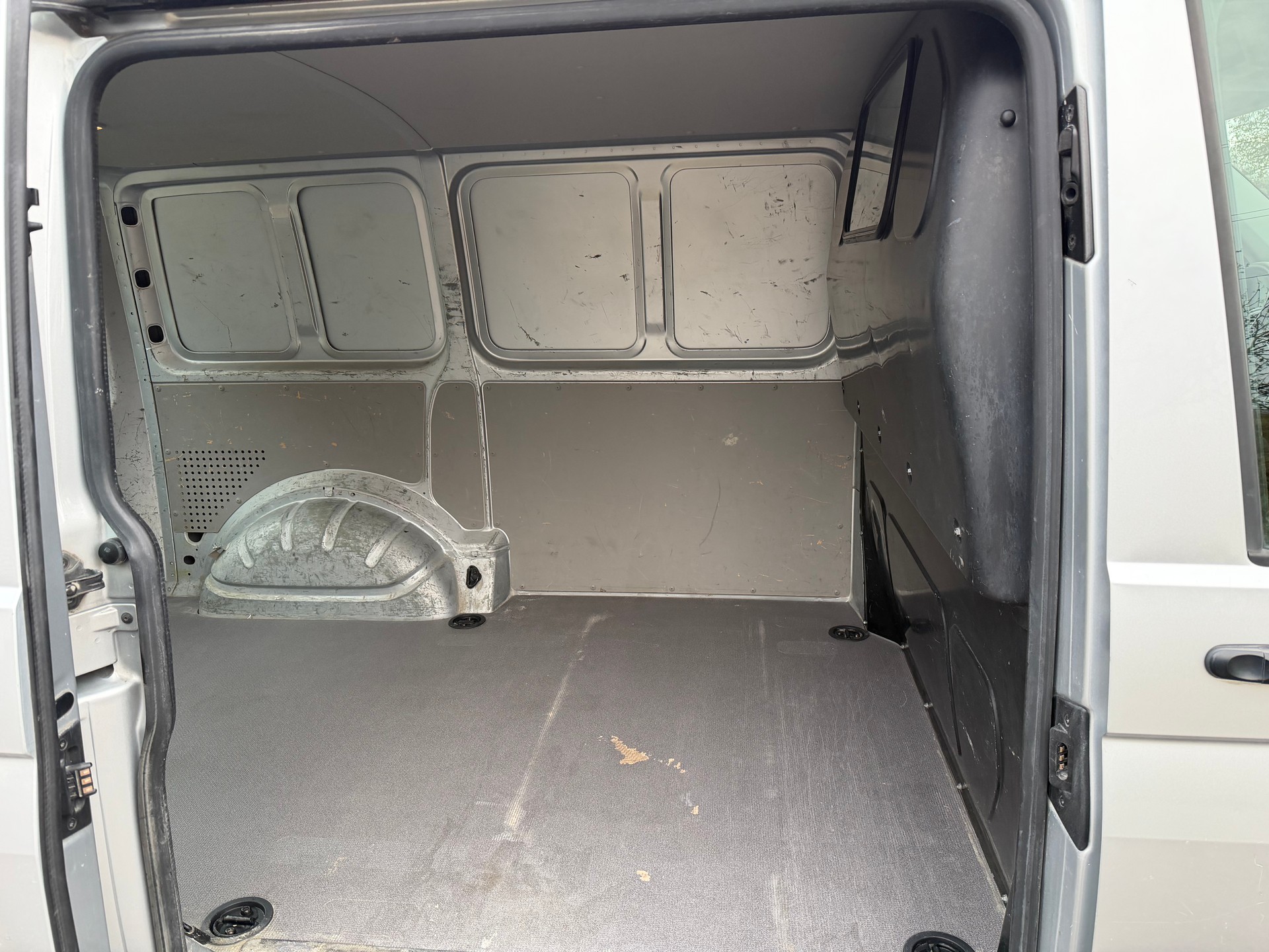 VW T6 2.0 TDI Entry-image-7