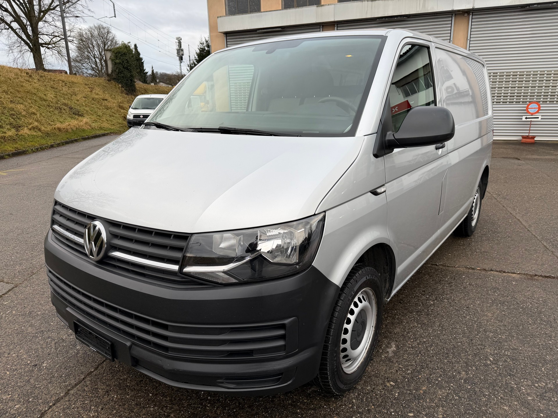 VW T6 2.0 TDI Entry
