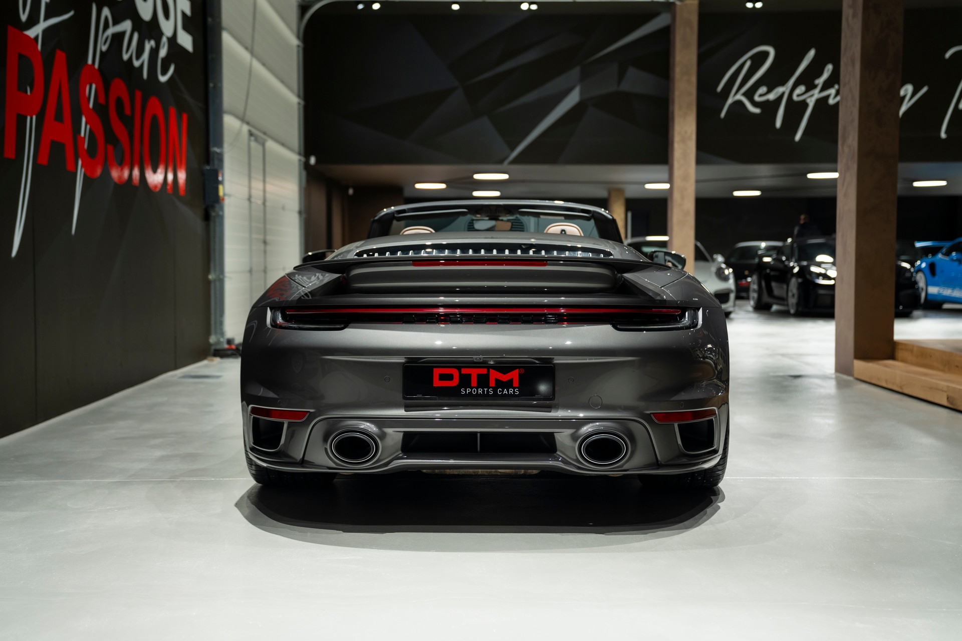 PORSCHE 911 Turbo S Cabriolet PDK-image-4