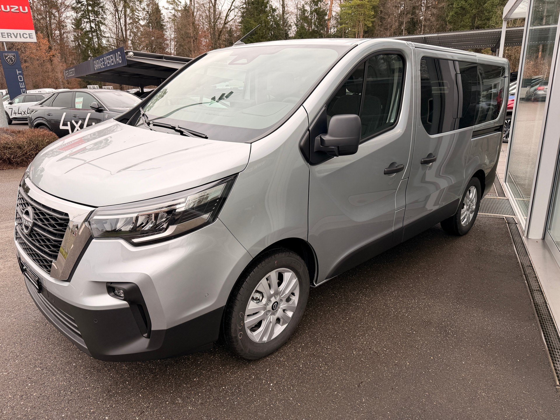 NISSAN Primastar 170 L1 H1 Tekna 9 Plätzer-image-1