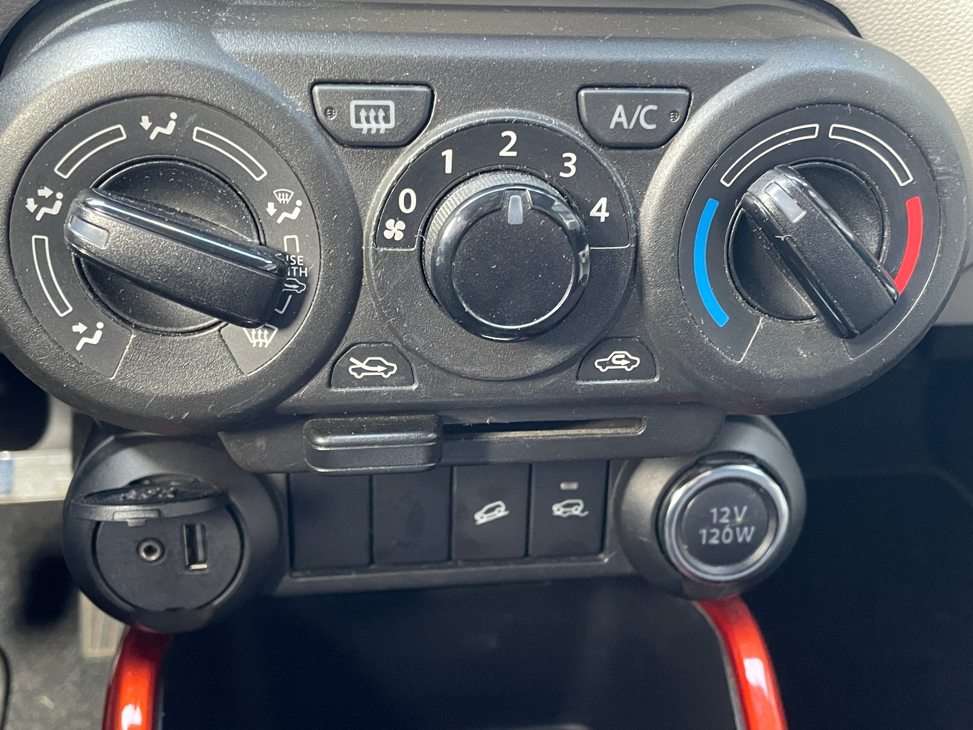 SUZUKI Ignis 1.2i Compact+ 4x4 Swiss Edition-image-10