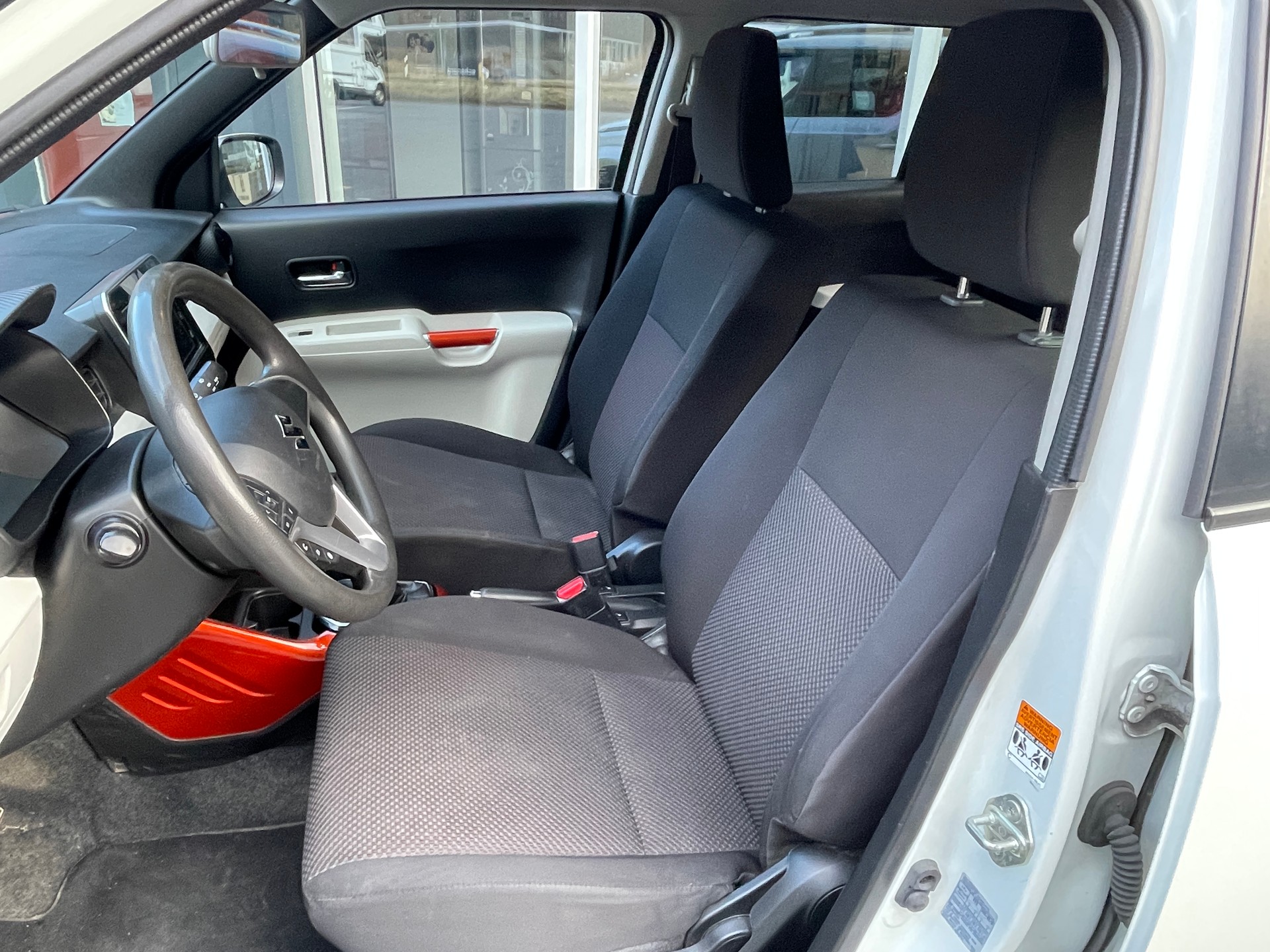 SUZUKI Ignis 1.2i Compact+ 4x4 Swiss Edition-image-8