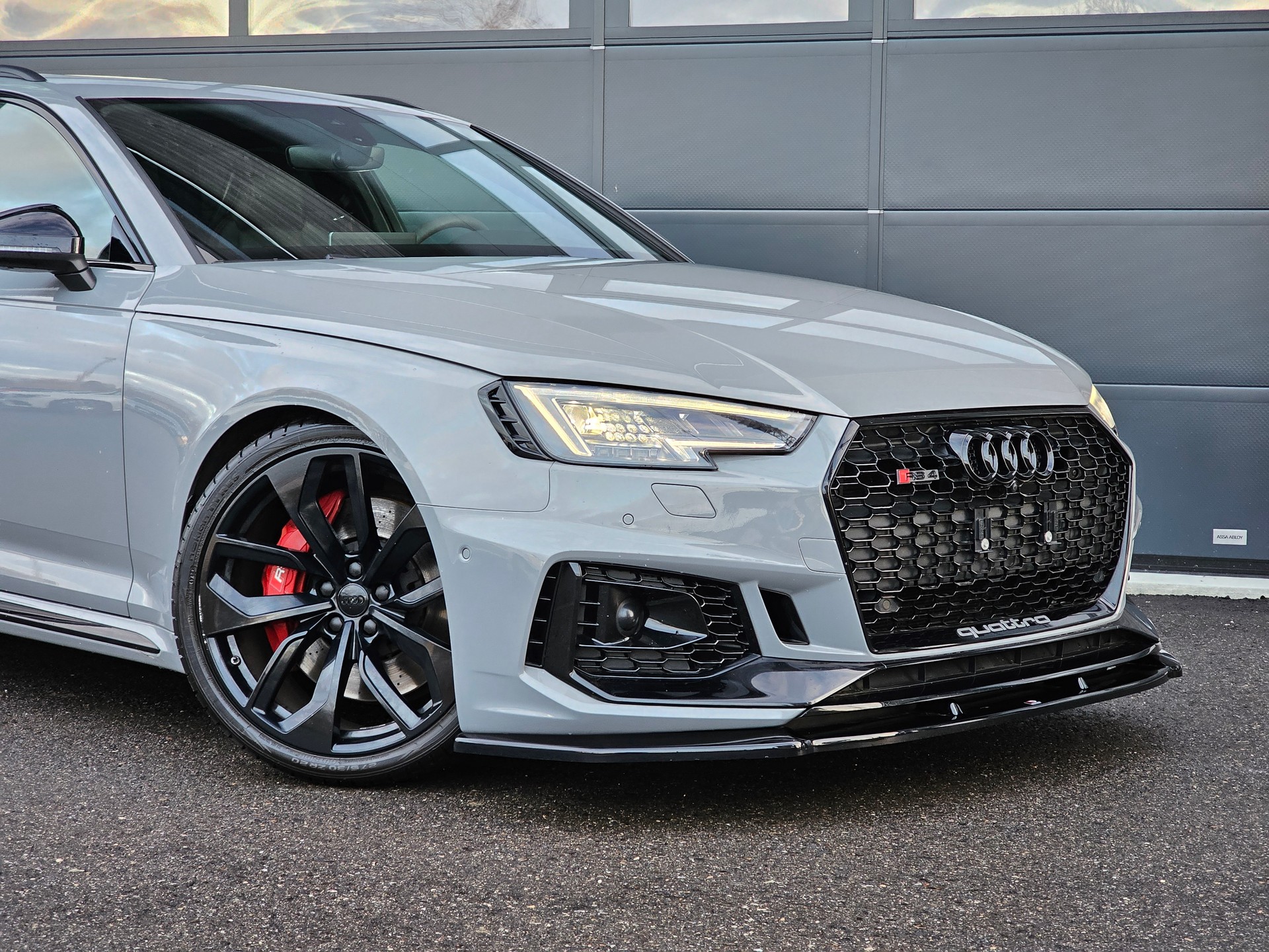 AUDI RS4 Avant 2.9 TFSI quattro tiptronic-image-1