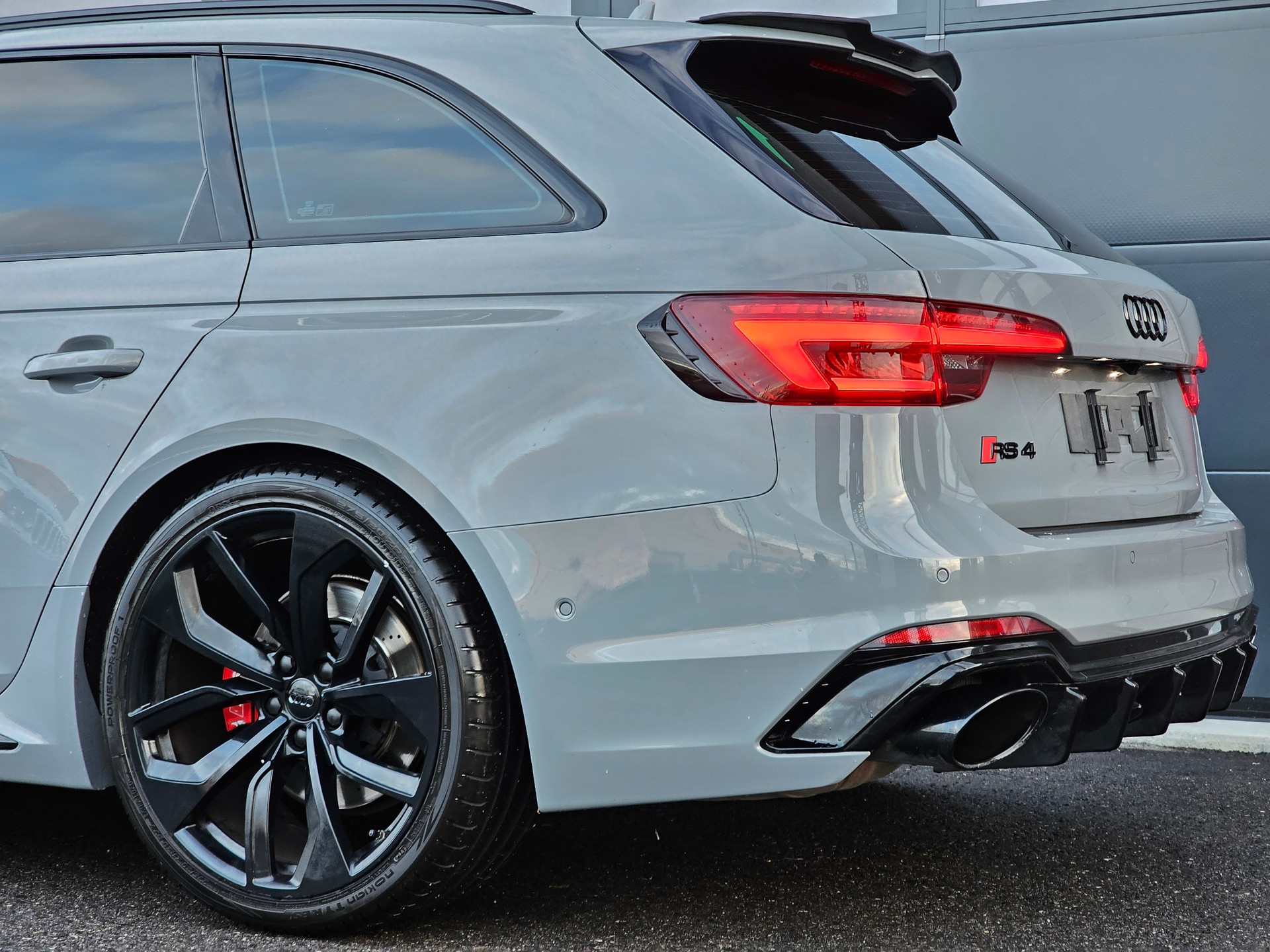 AUDI RS4 Avant 2.9 TFSI quattro tiptronic-image-5