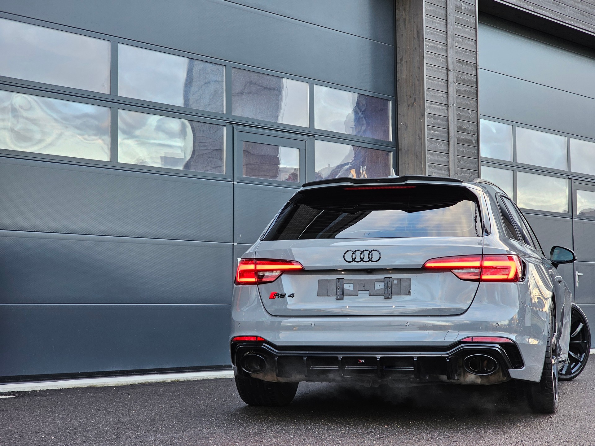 AUDI RS4 Avant 2.9 TFSI quattro tiptronic-image-10