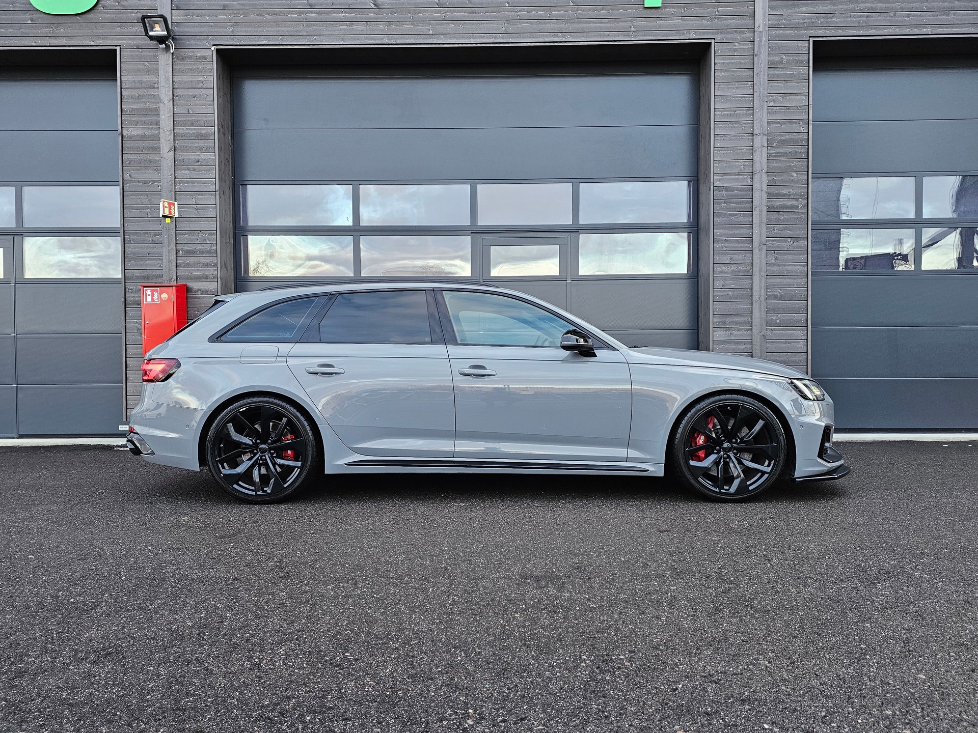 AUDI RS4 Avant 2.9 TFSI quattro tiptronic-image-7