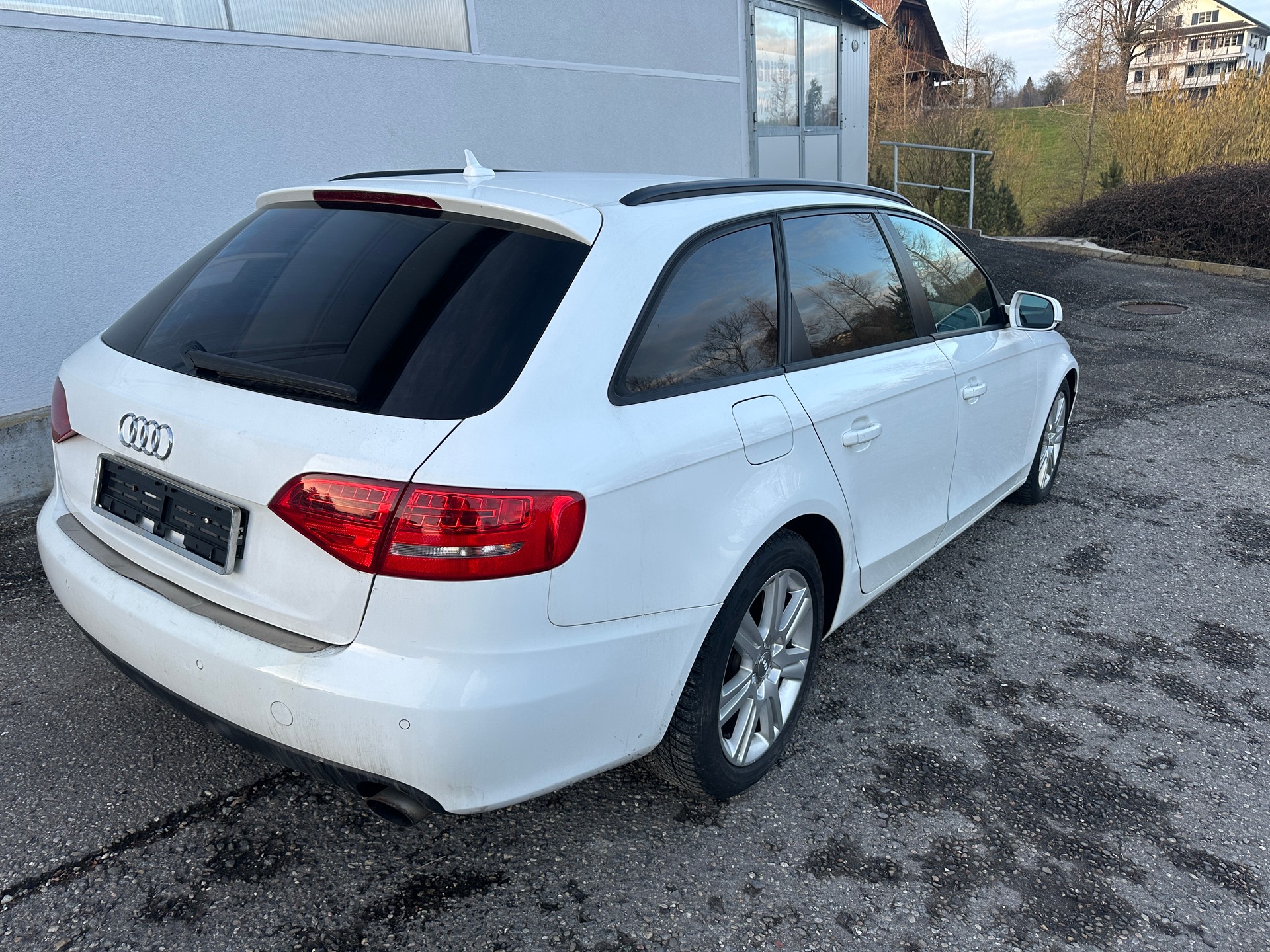 AUDI A4 Avant 2.0 TFSI quattro S-tronic-image-3