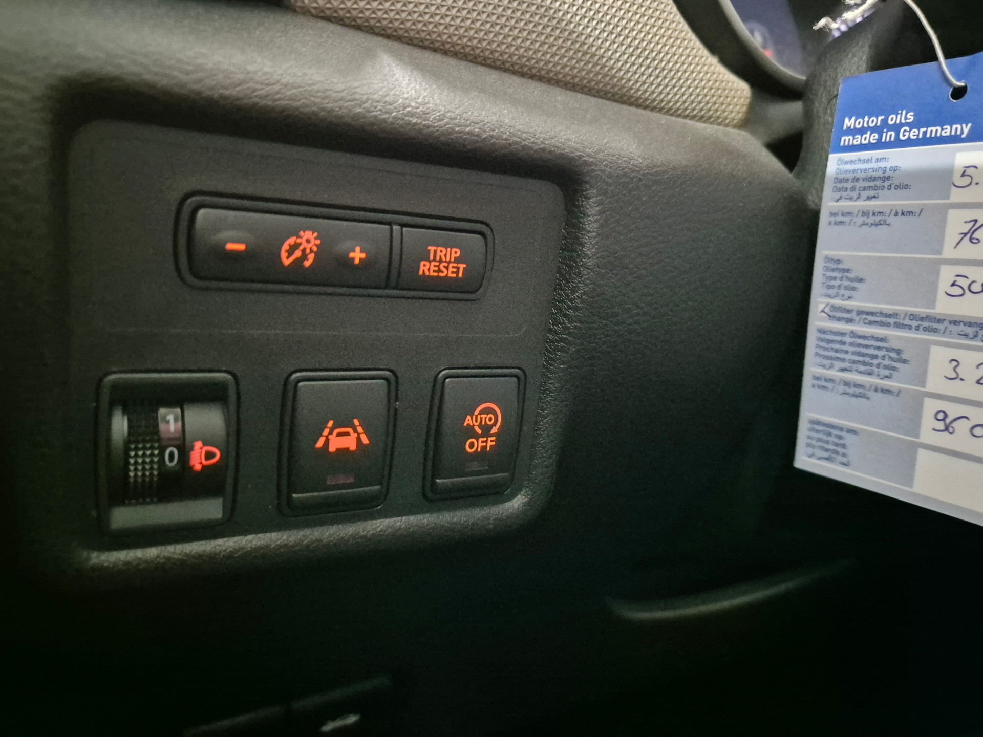 NISSAN Micra 0.9 IG-T n-connecta-image-11