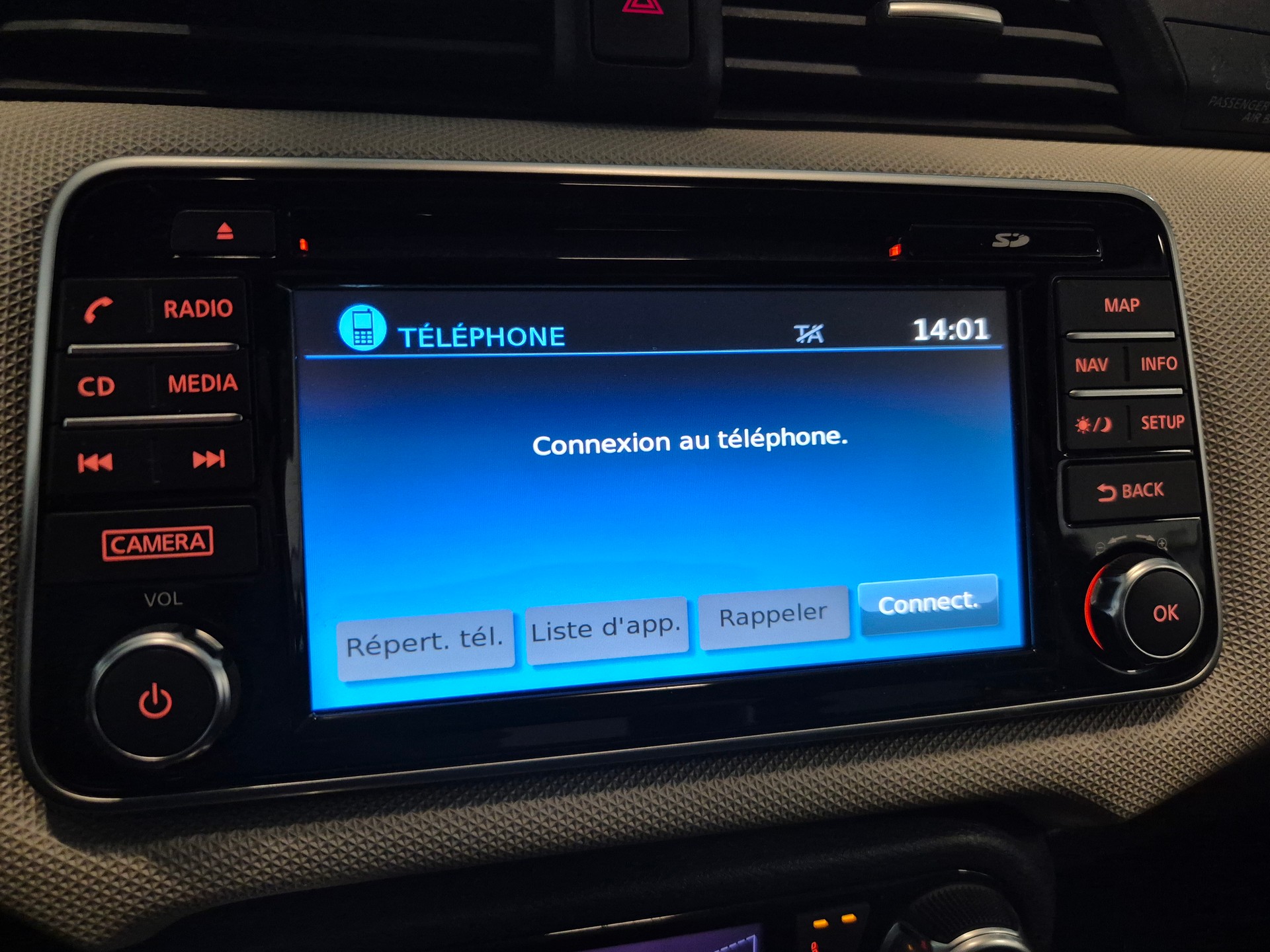 NISSAN Micra 0.9 IG-T n-connecta-image-9