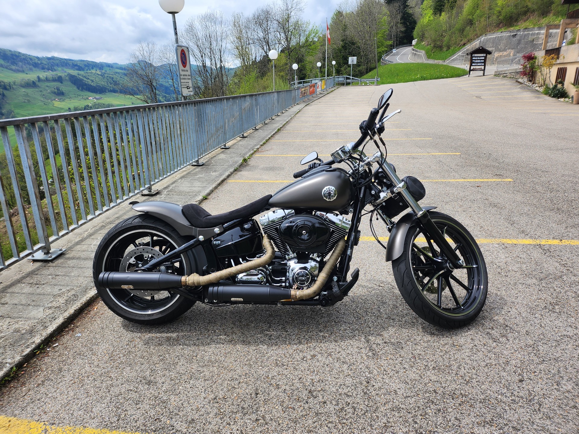 HARLEY-DAVIDSON FXSB Breakout 103 ABS-image-0