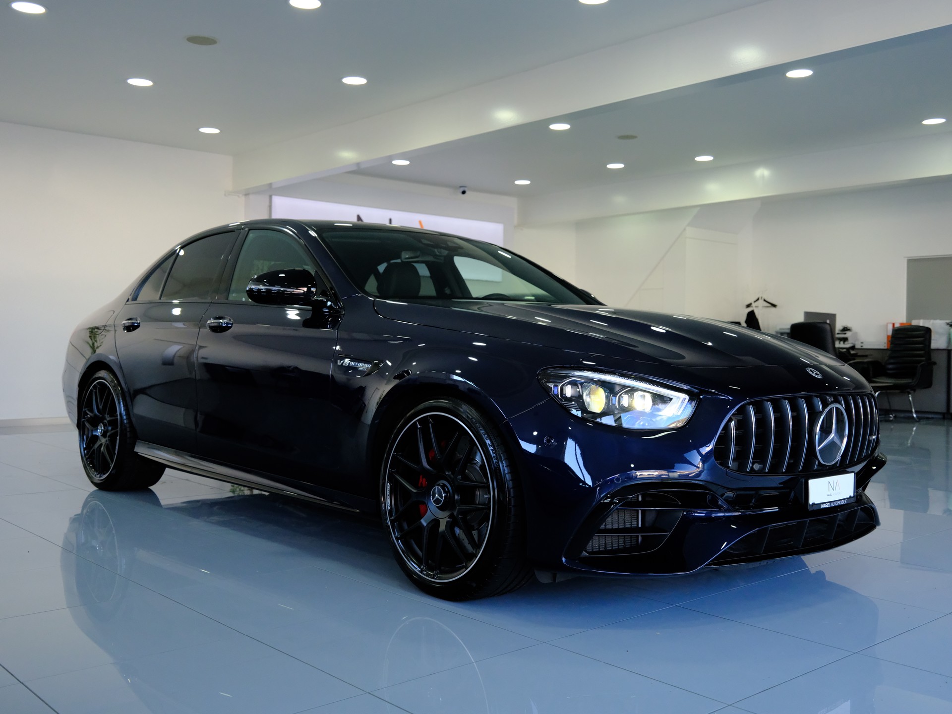 MERCEDES-BENZ AMG E 63 S 4Matic+ Speedshift 9G-TCT-showroom-element-1