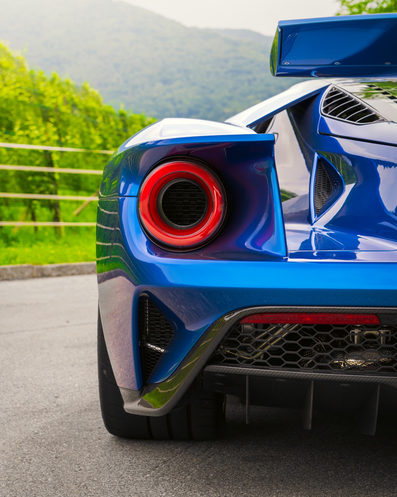 FORD GT-image-7