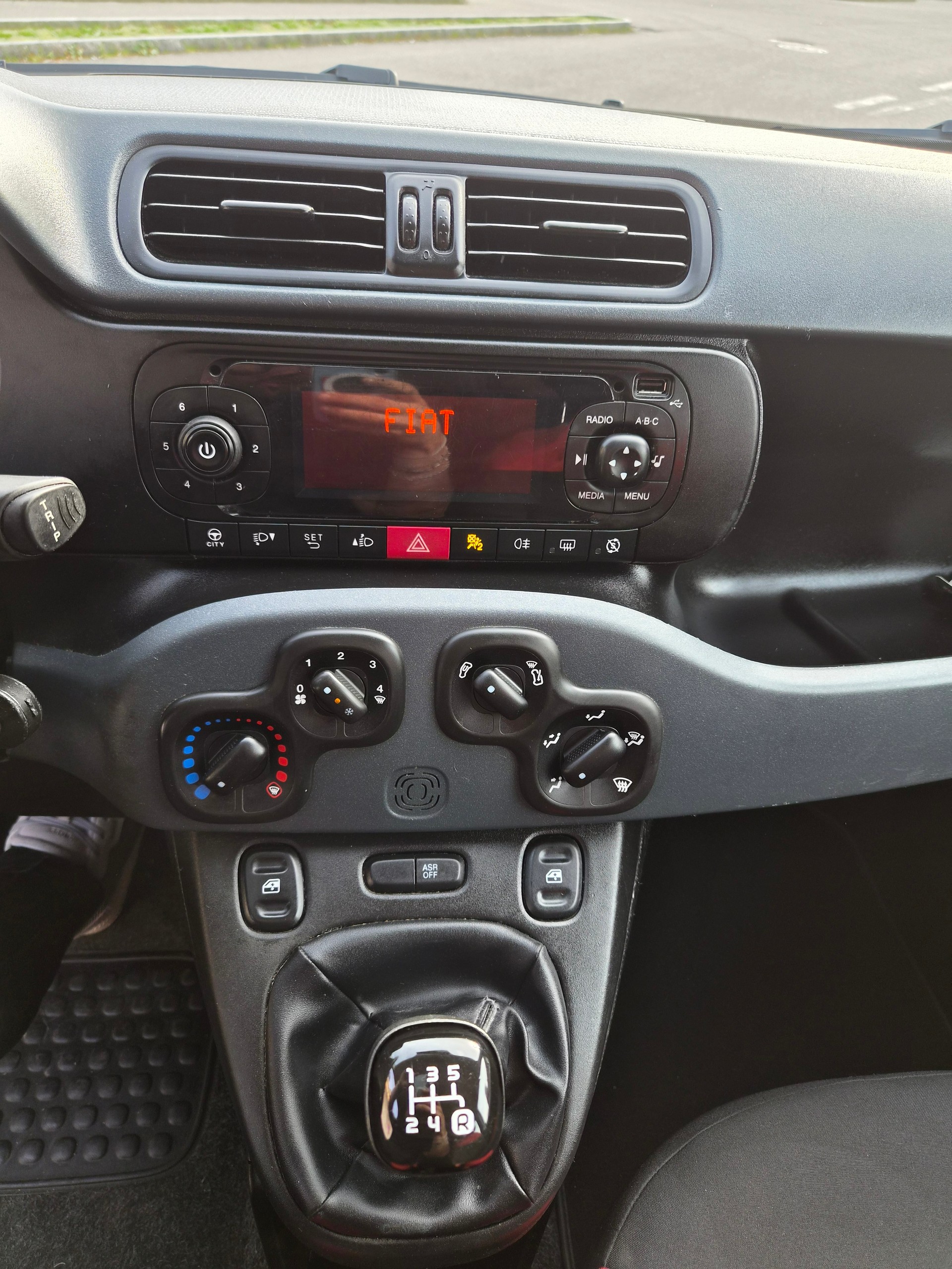 FIAT Panda 1.2 Lounge Con Forno Pizza-image-7