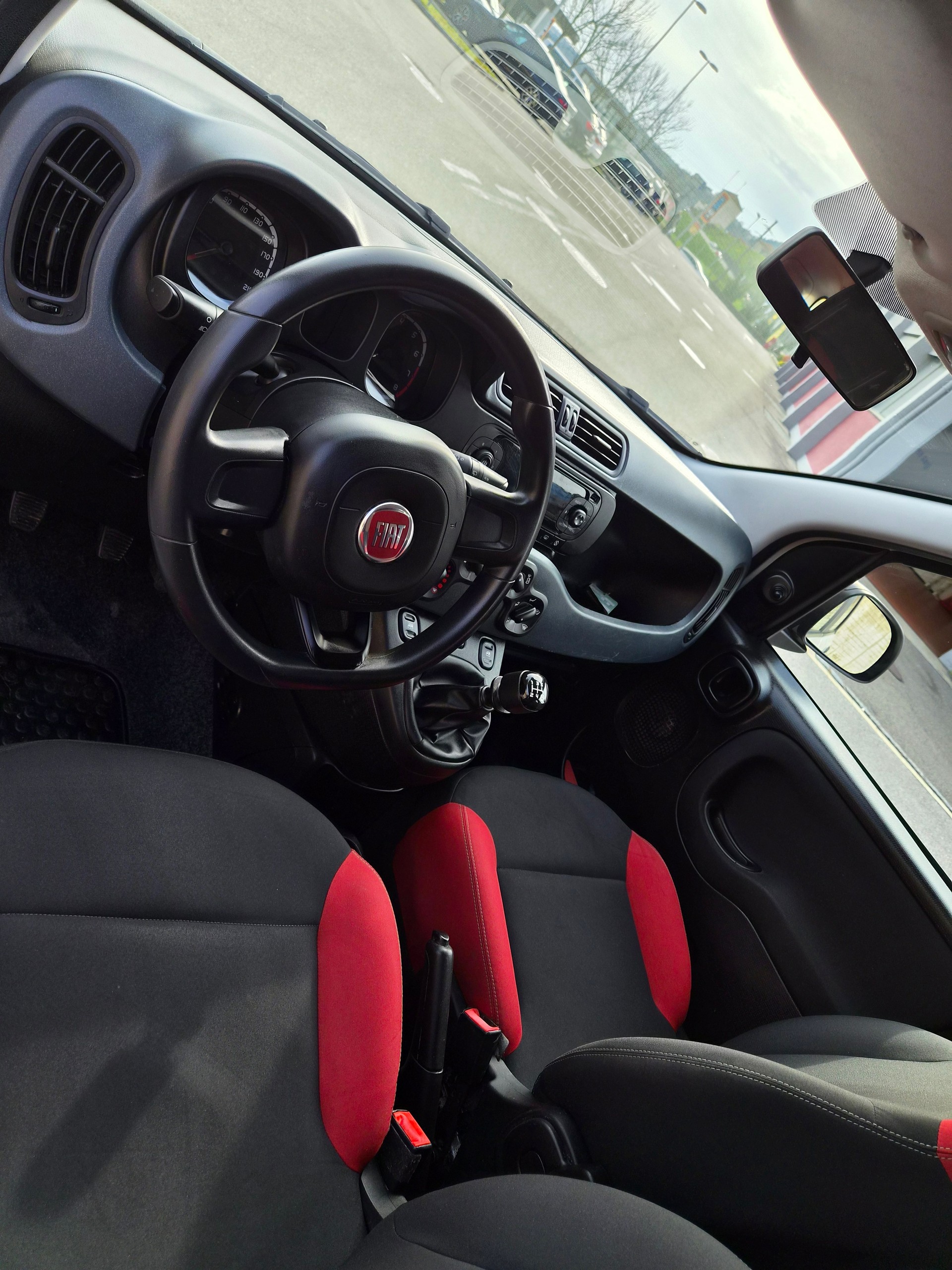 FIAT Panda 1.2 Lounge Con Forno Pizza-image-6