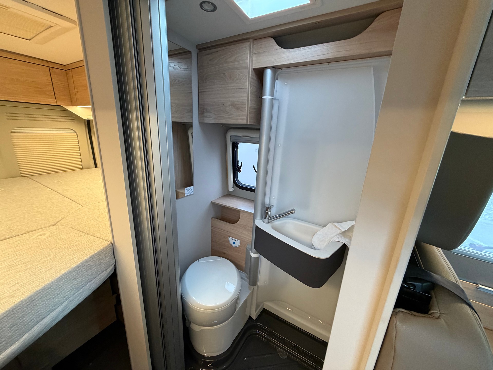 DETHLEFFS 640 ES Offroad Umbau-image-9