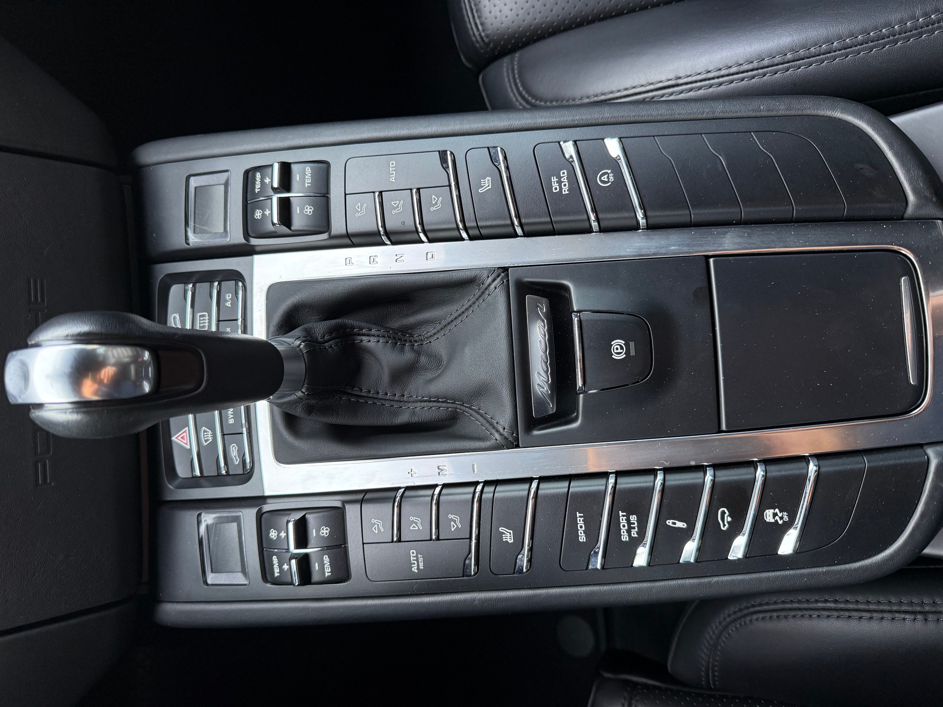 PORSCHE Macan Turbo PDK-image-20