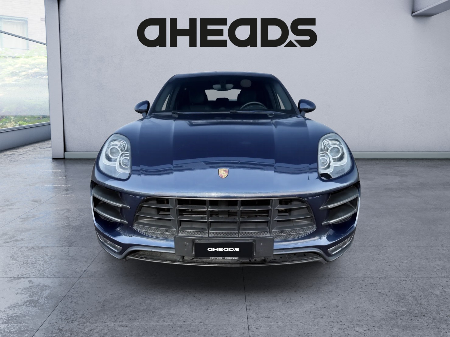 PORSCHE Macan Turbo PDK-showroom-element-2