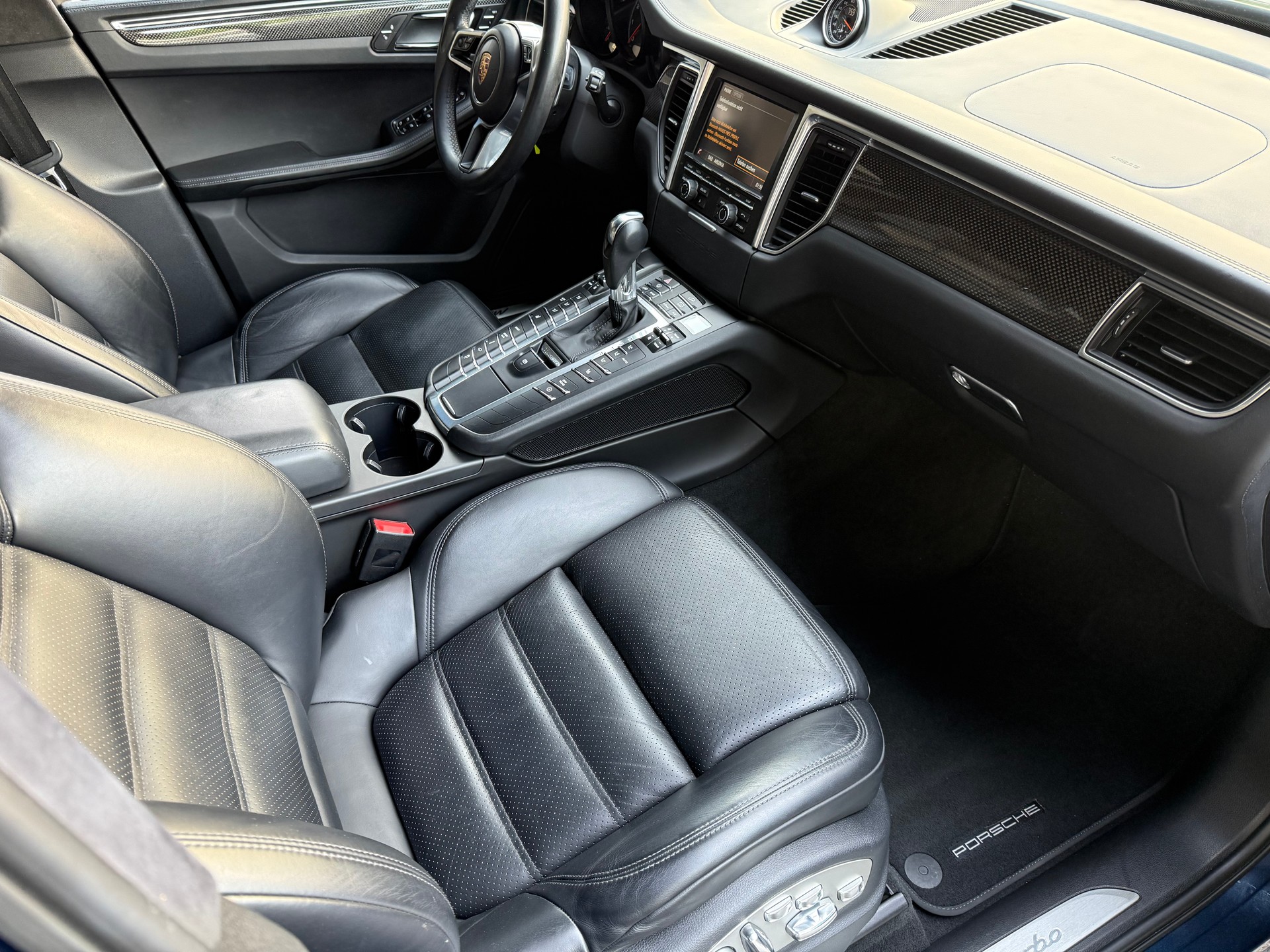 PORSCHE Macan Turbo PDK-image-10
