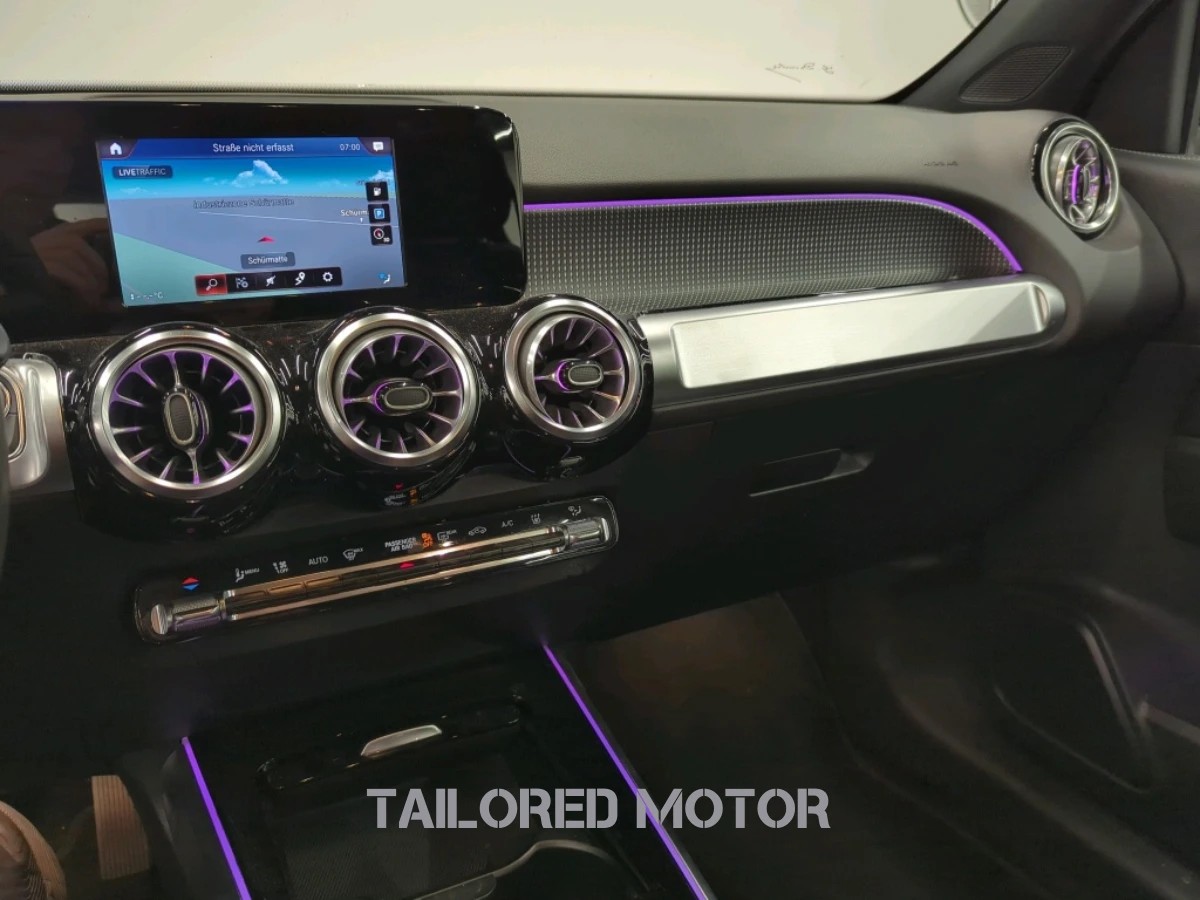MERCEDES-BENZ EQB 300 4Matic-image-5