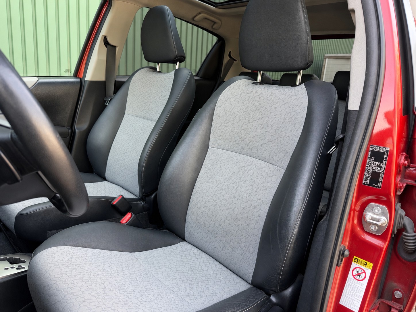 TOYOTA Yaris 1.33 Luna Multidrive-image-9
