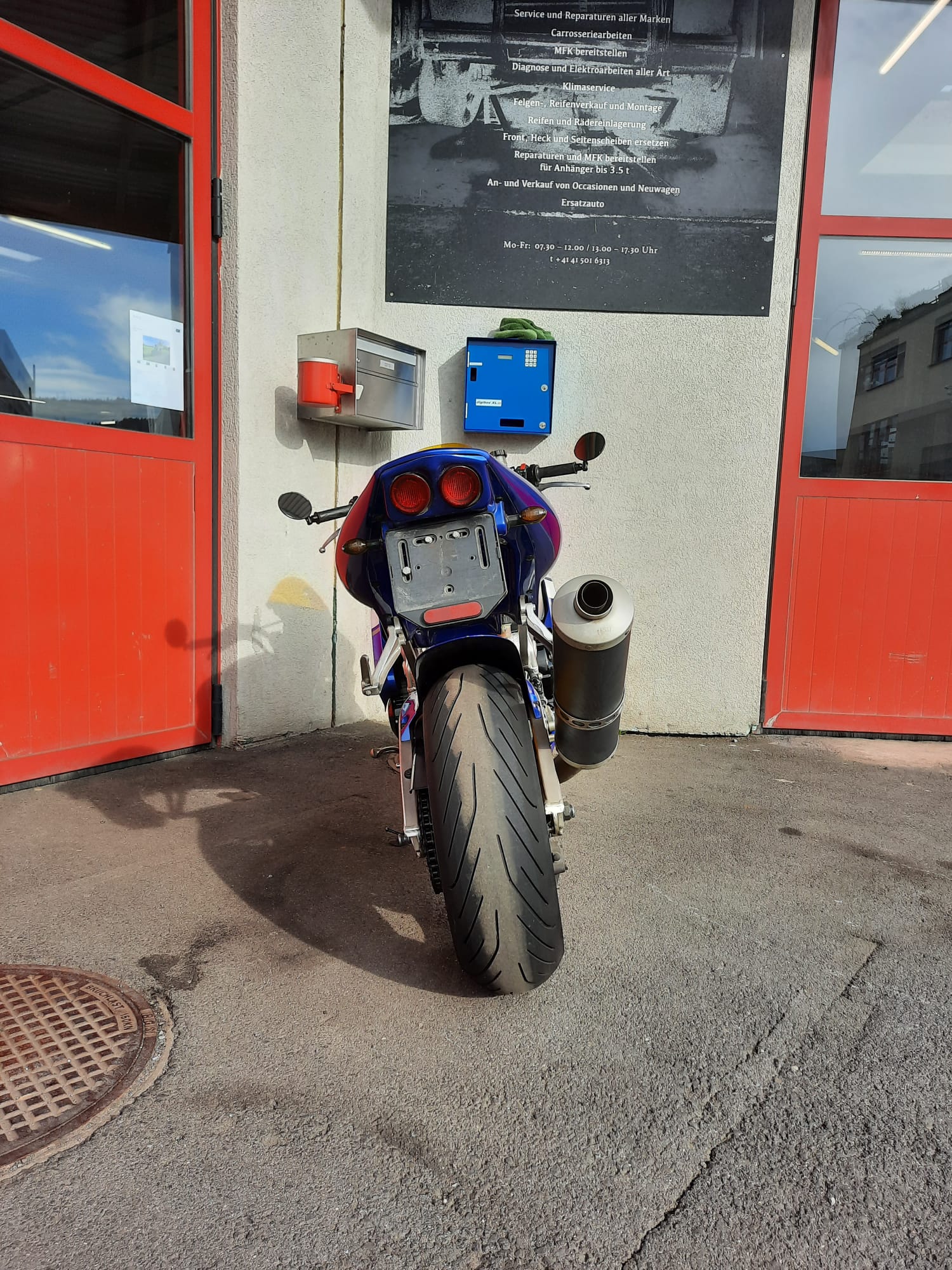YAMAHA YZF-R1-image-4
