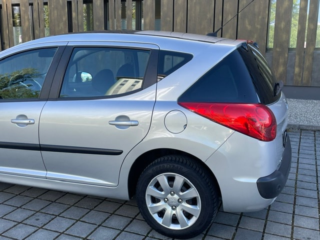 PEUGEOT 207 SW 1.6 16V Sport Automatic-image-7