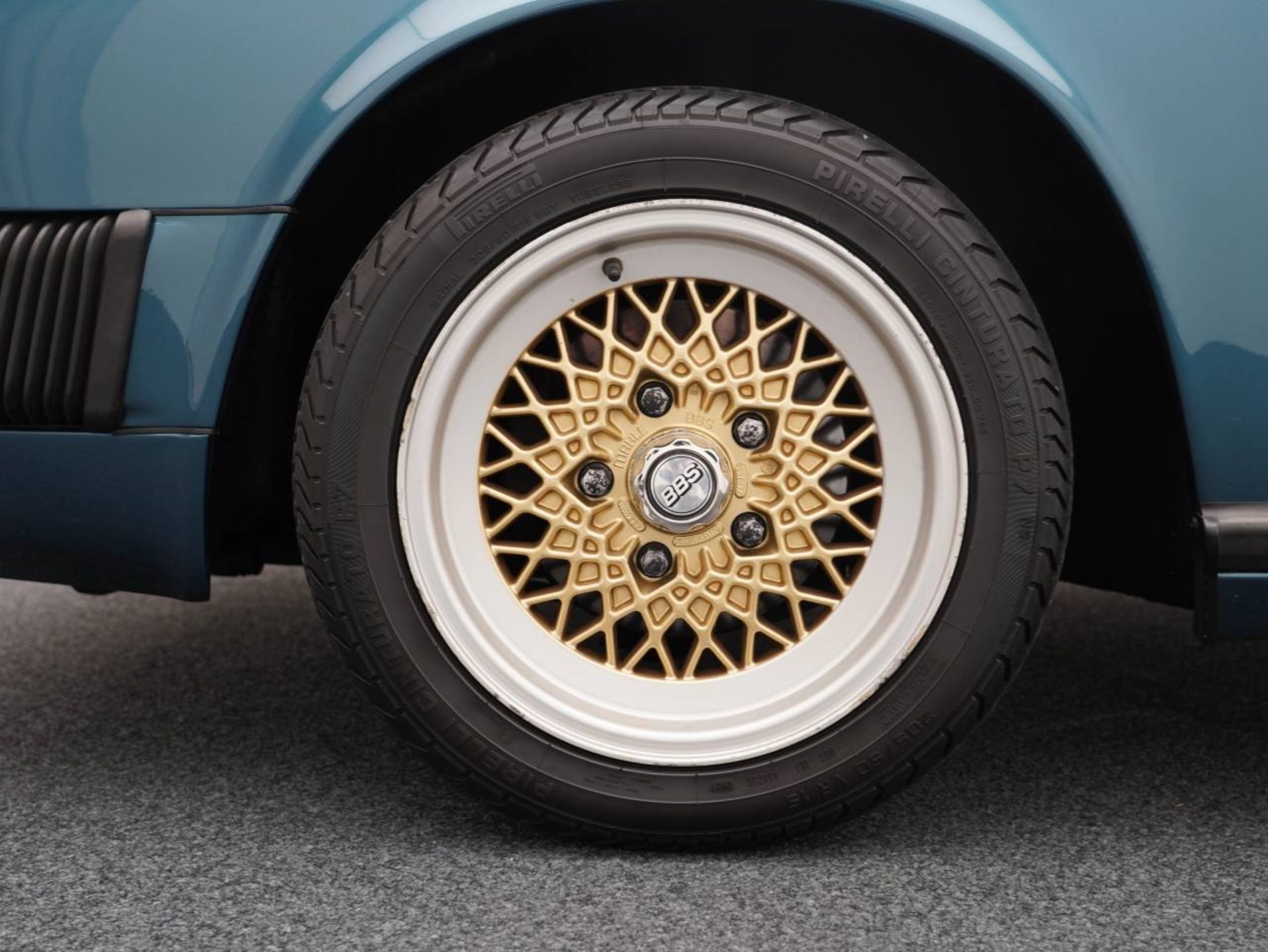 PORSCHE 911 SC Coupé-image-10