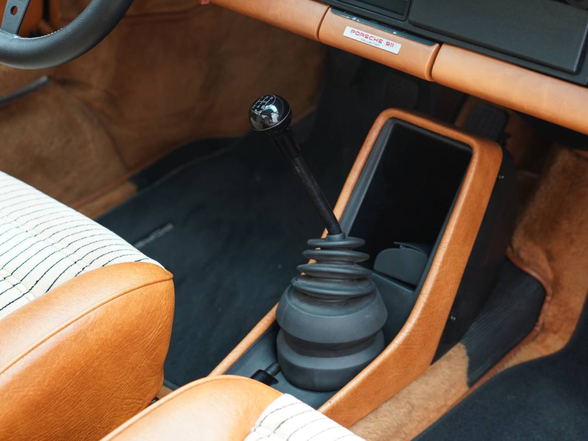 PORSCHE 911 SC Coupé-image-21