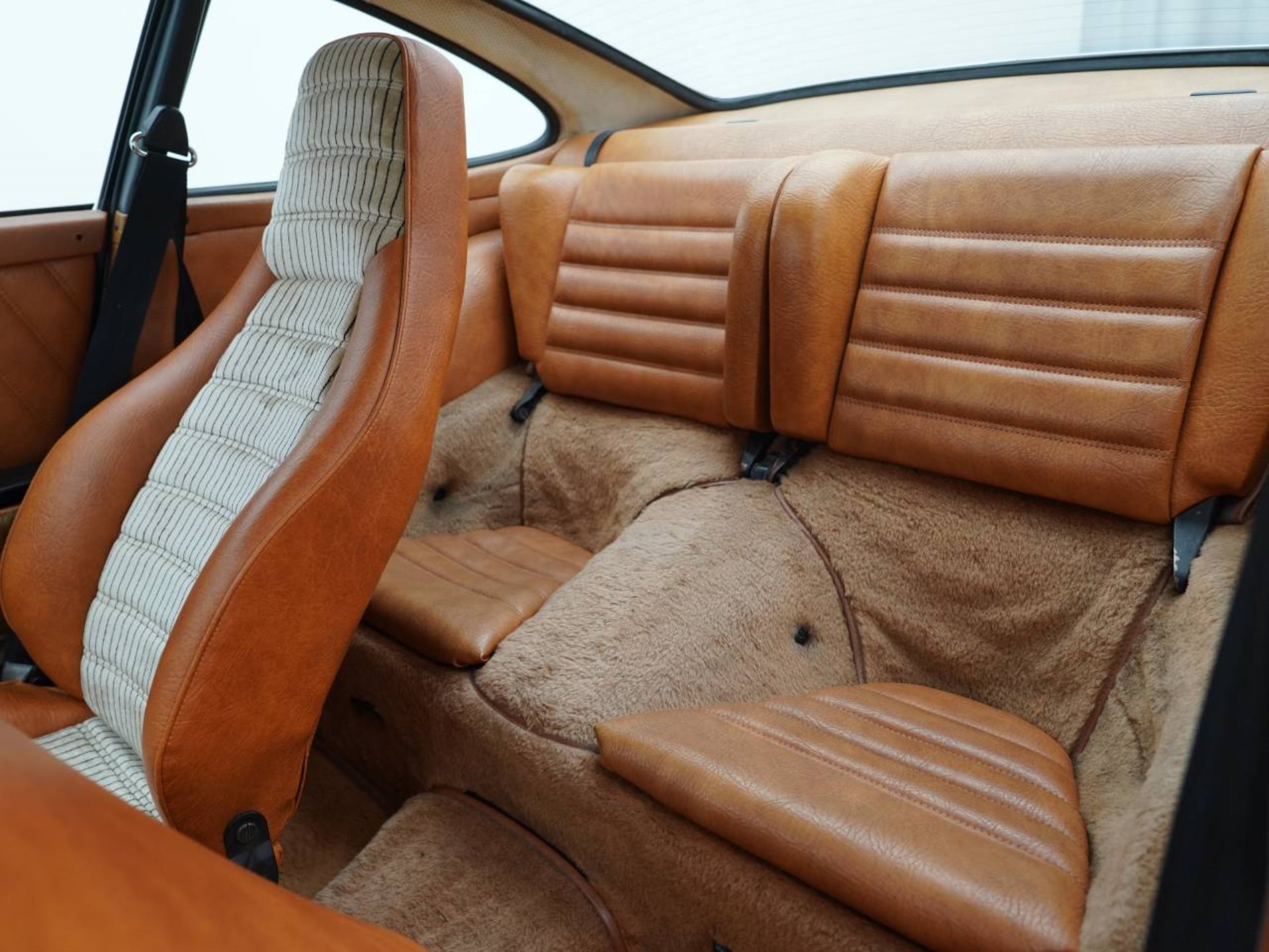 PORSCHE 911 SC Coupé-image-27