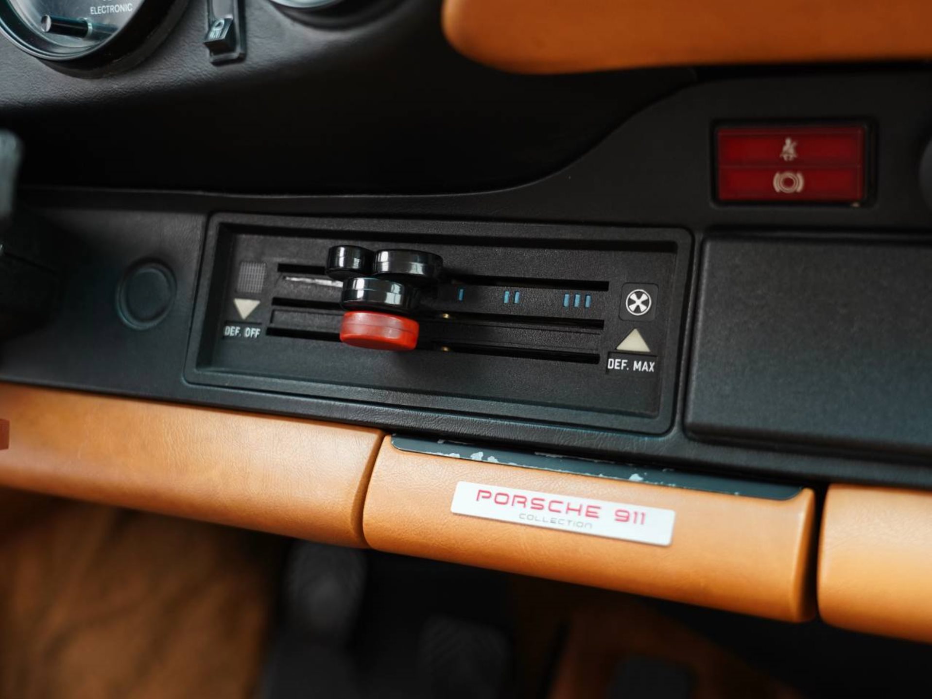 PORSCHE 911 SC Coupé-image-20