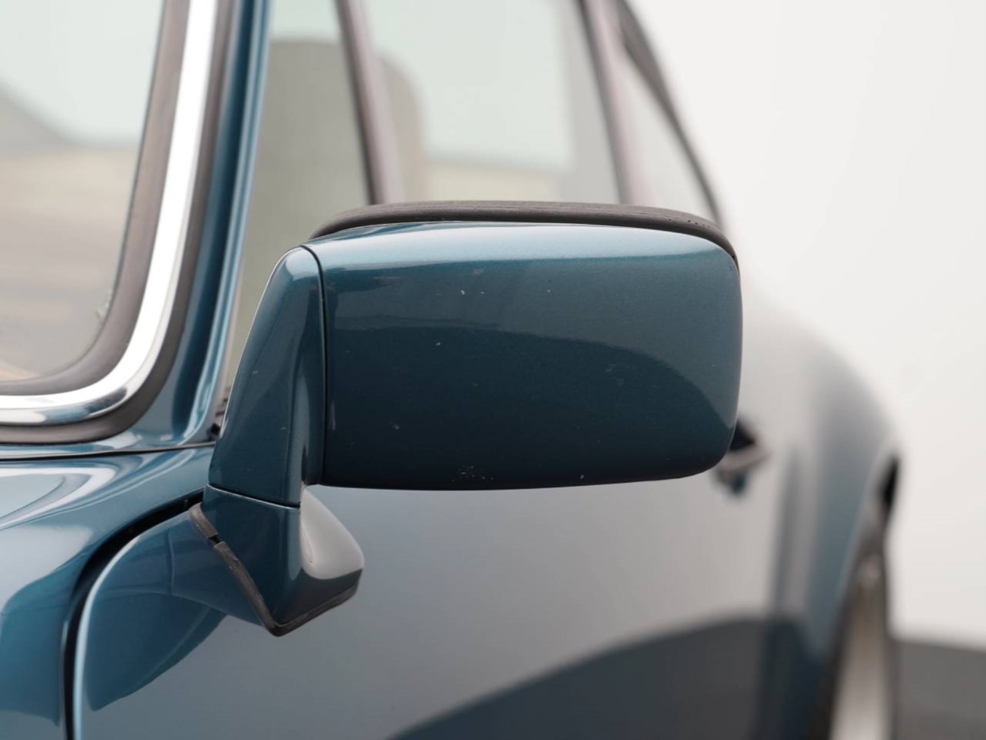 PORSCHE 911 SC Coupé-image-13