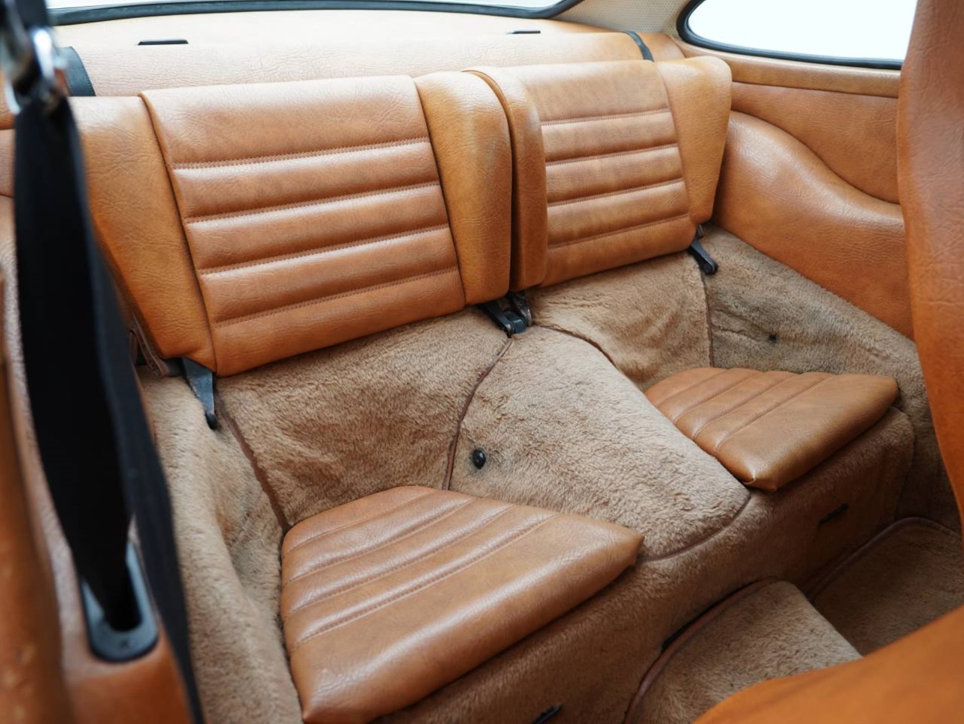 PORSCHE 911 SC Coupé-image-28