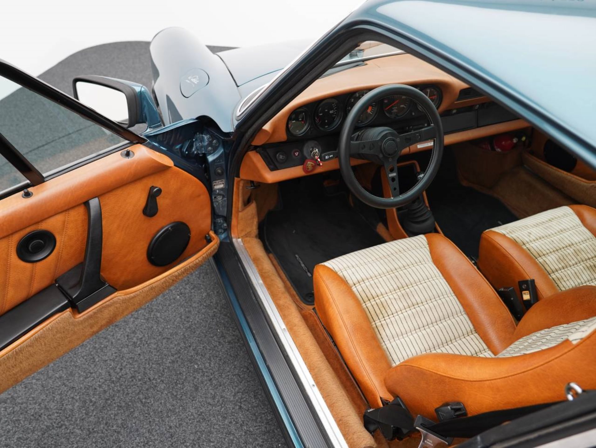 PORSCHE 911 SC Coupé-showroom-element-3
