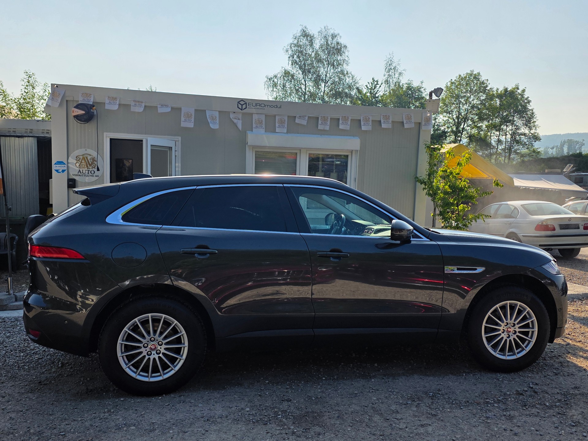 JAGUAR F-Pace 25d Pure AWD Automatik * ab MFK / Frisch ab Service / 12MT Garantie / Gratis Lieferung-image-5