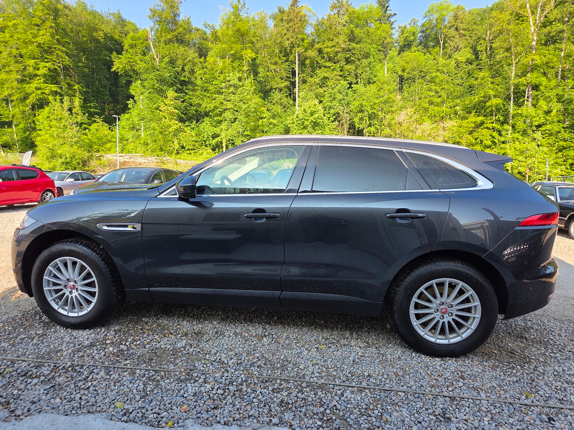 JAGUAR F-Pace 25d Pure AWD Automatik * ab MFK / Frisch ab Service / 12MT Garantie / Gratis Lieferung-showroom-element-1