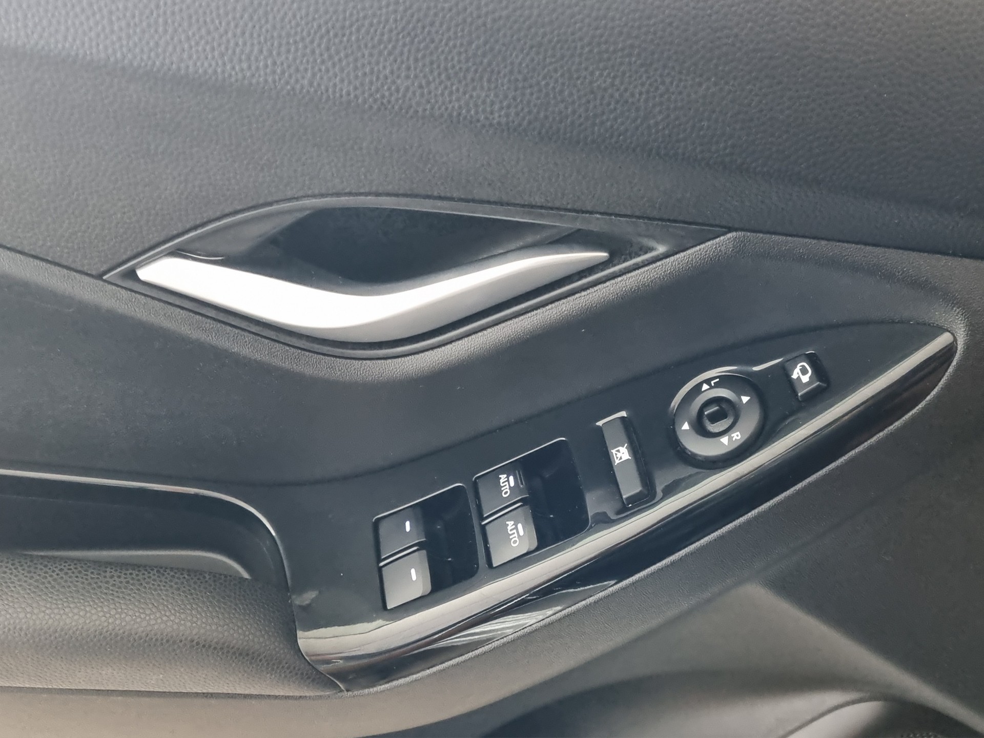 HYUNDAI ix20 1.6 Vertex-image-10