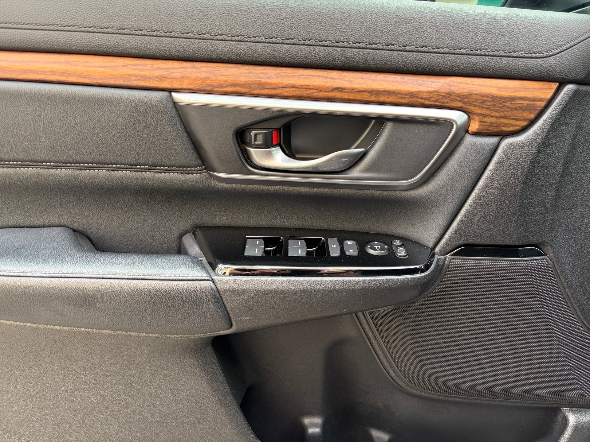 HONDA CR-V 1.5 i-VTEC Lifestyle 4WD Automatic-image-15