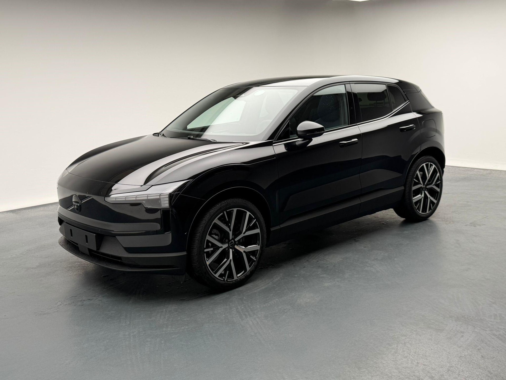 VOLVO EX30 E60 Twin Ultra Performance Sw. Black Ed. AWD-image-6