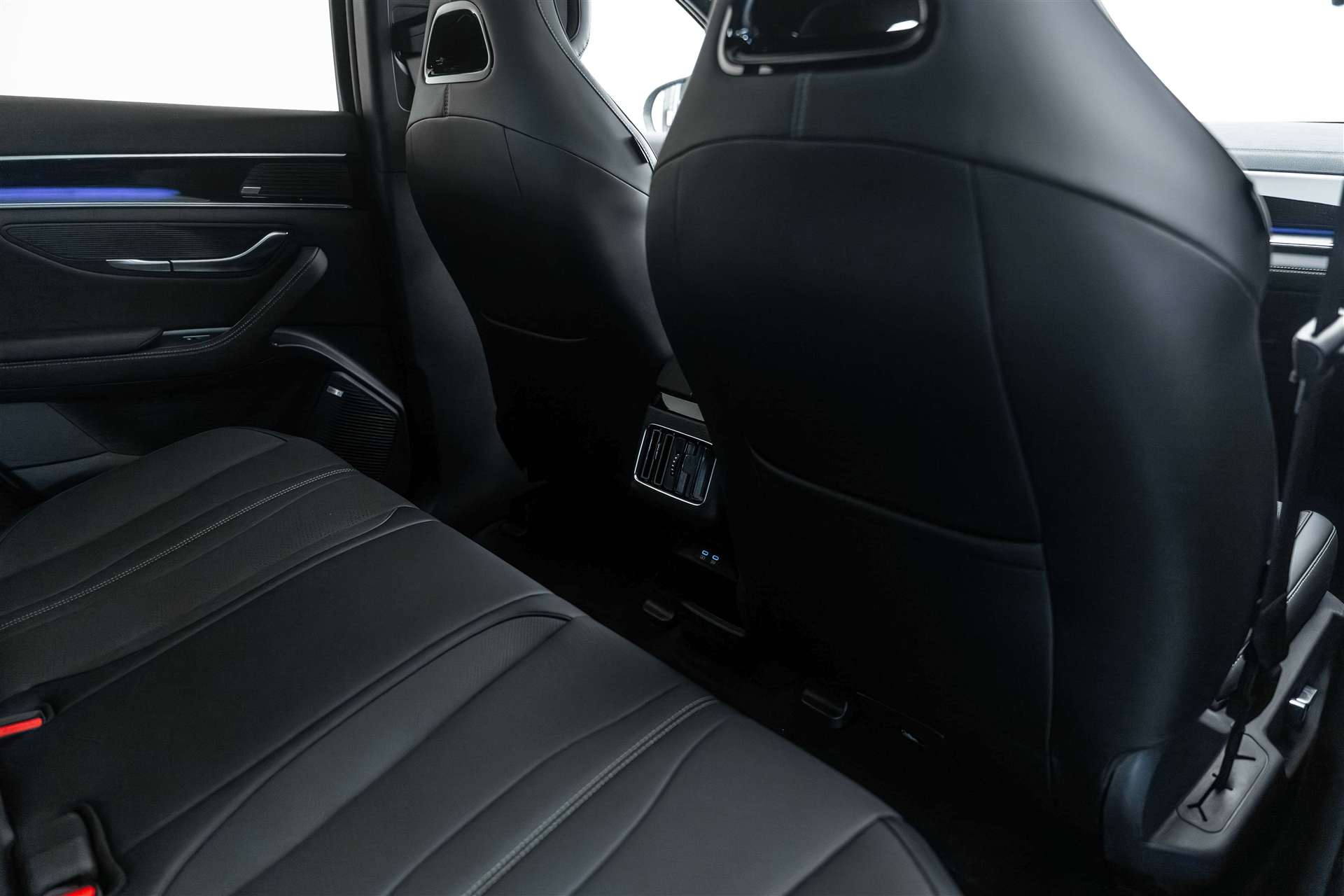 BYD Seal U DM-i PHEV Design AWD 324PS Automat-image-13