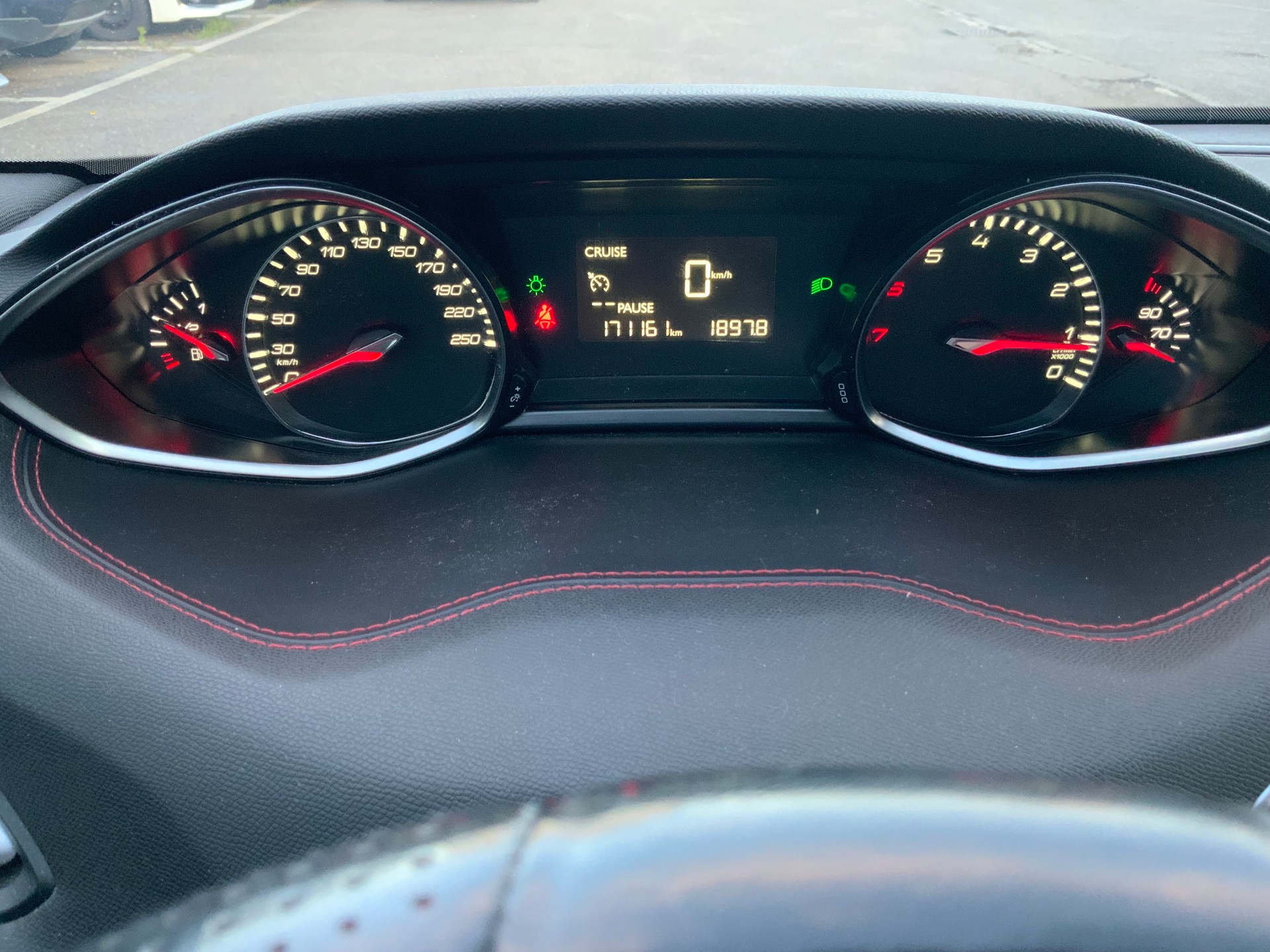 PEUGEOT 308 SW 1.2 THP GT Line-image-9